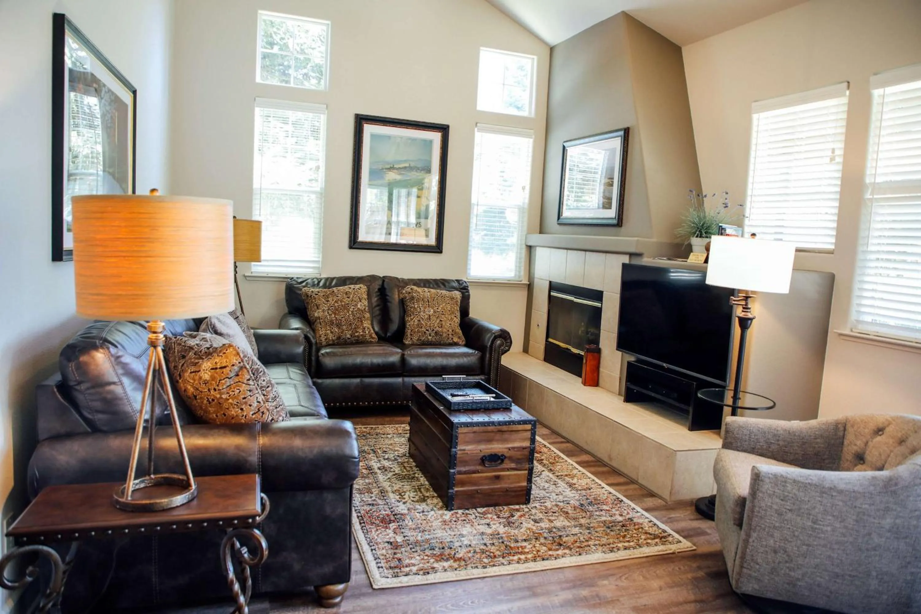 Living room in Gateway Hotel, Trademark Collection by Wyndham