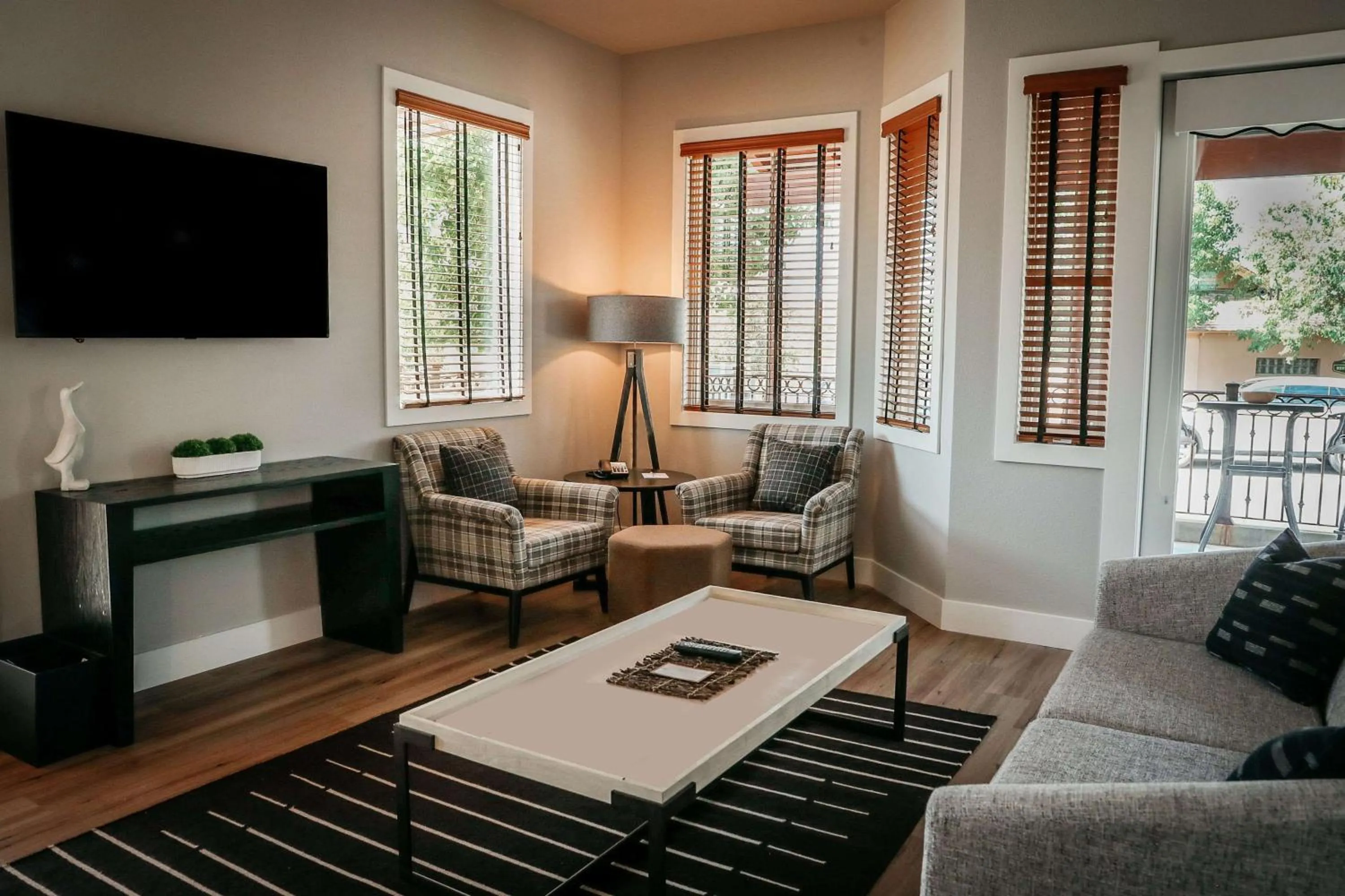 Photo of the whole room in Gateway Hotel, Trademark Collection by Wyndham