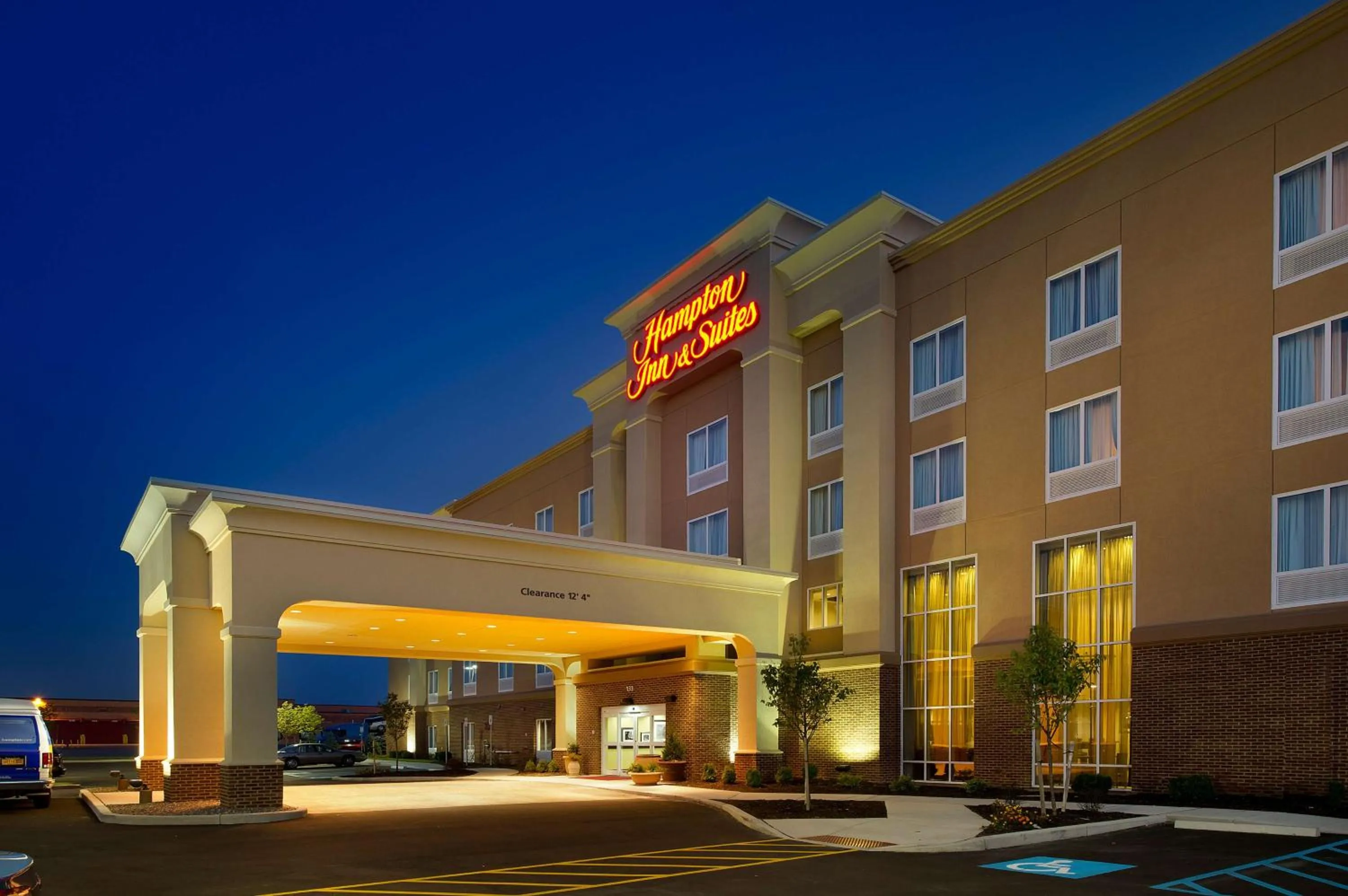Property building in Hampton Inn & Suites - Buffalo Airport