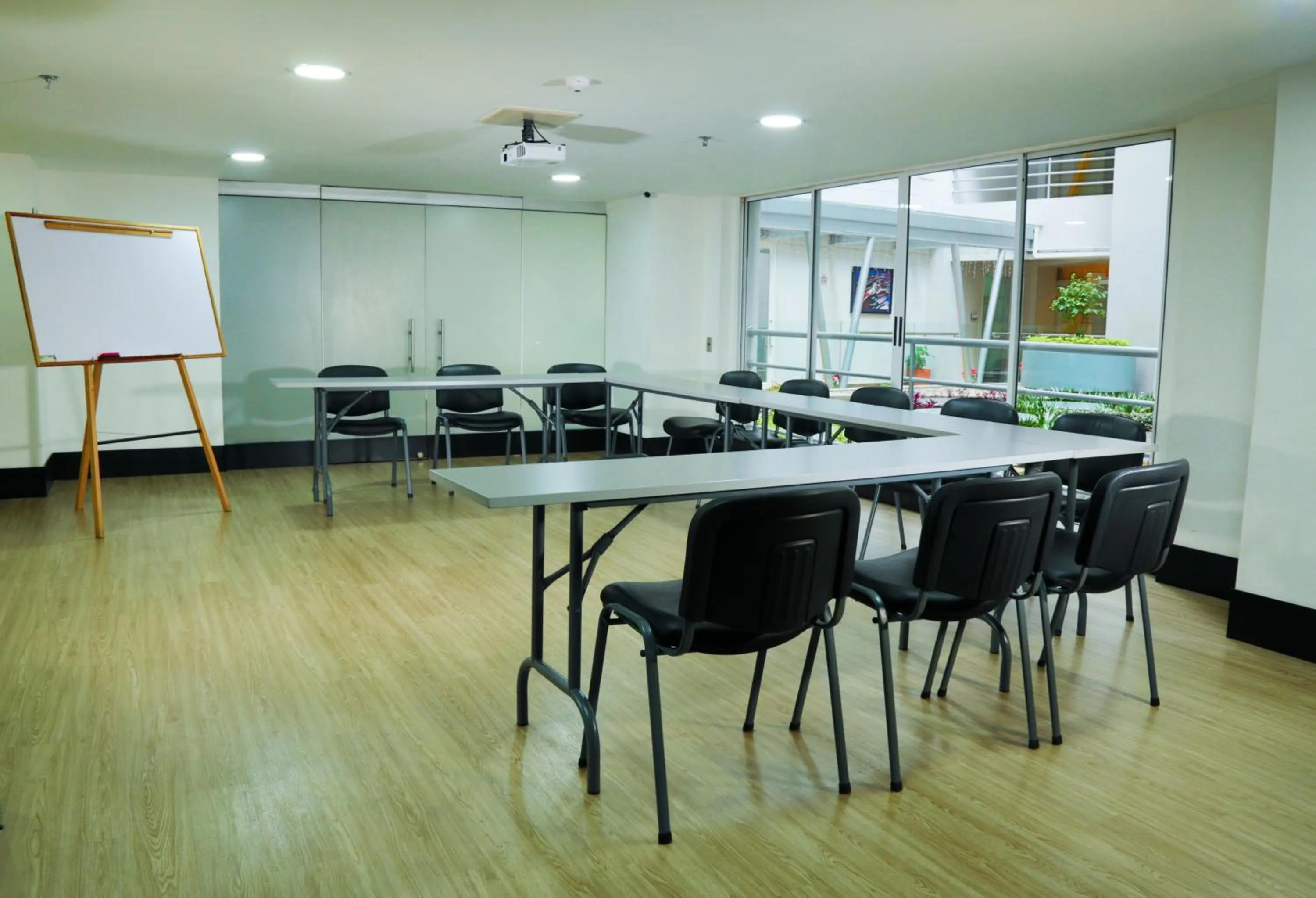 Meeting/conference room in Aparta Suite Continental Bogotá