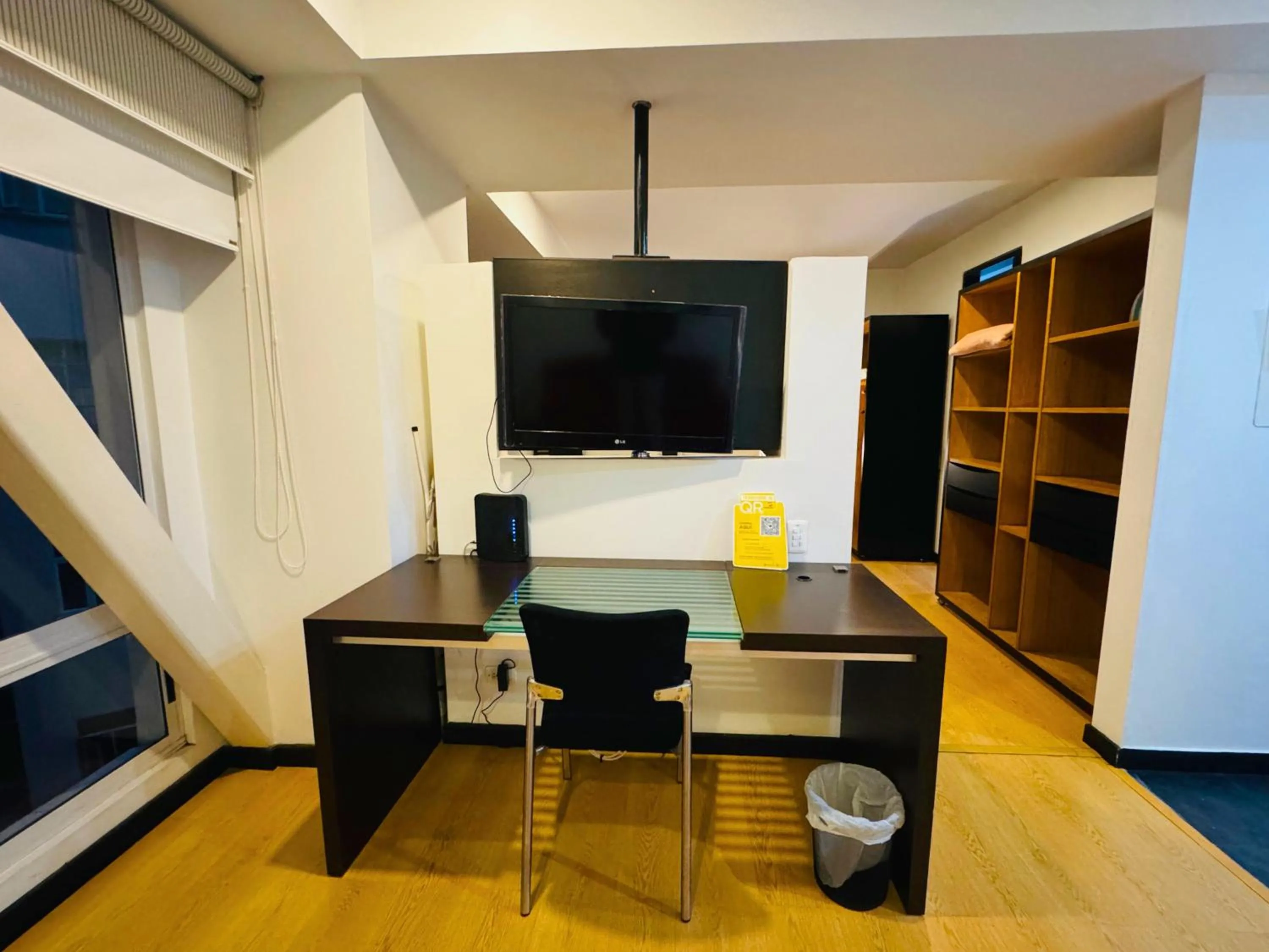 TV and multimedia in Aparta Suite Continental Bogotá