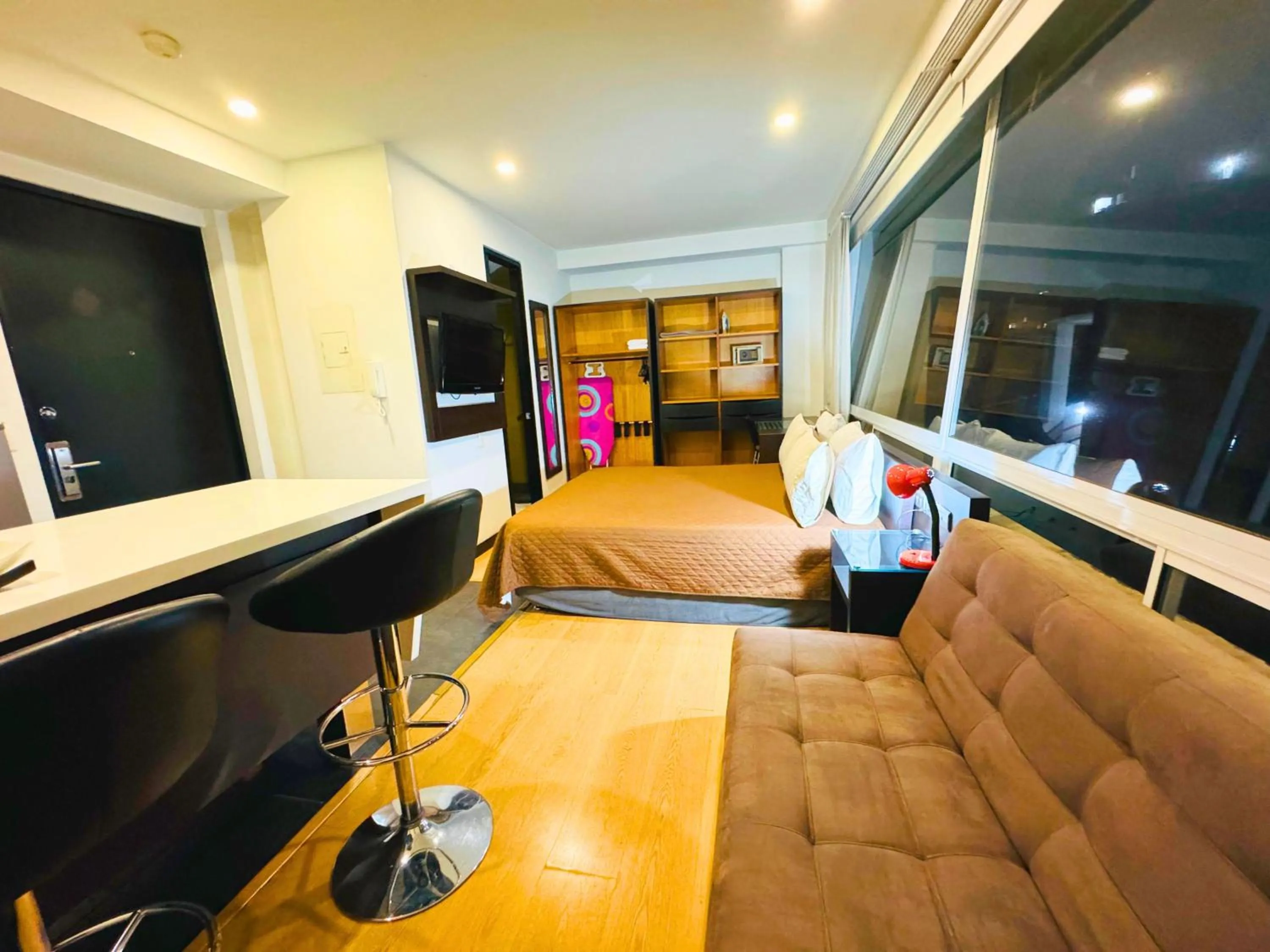 Living room in Aparta Suite Continental Bogotá