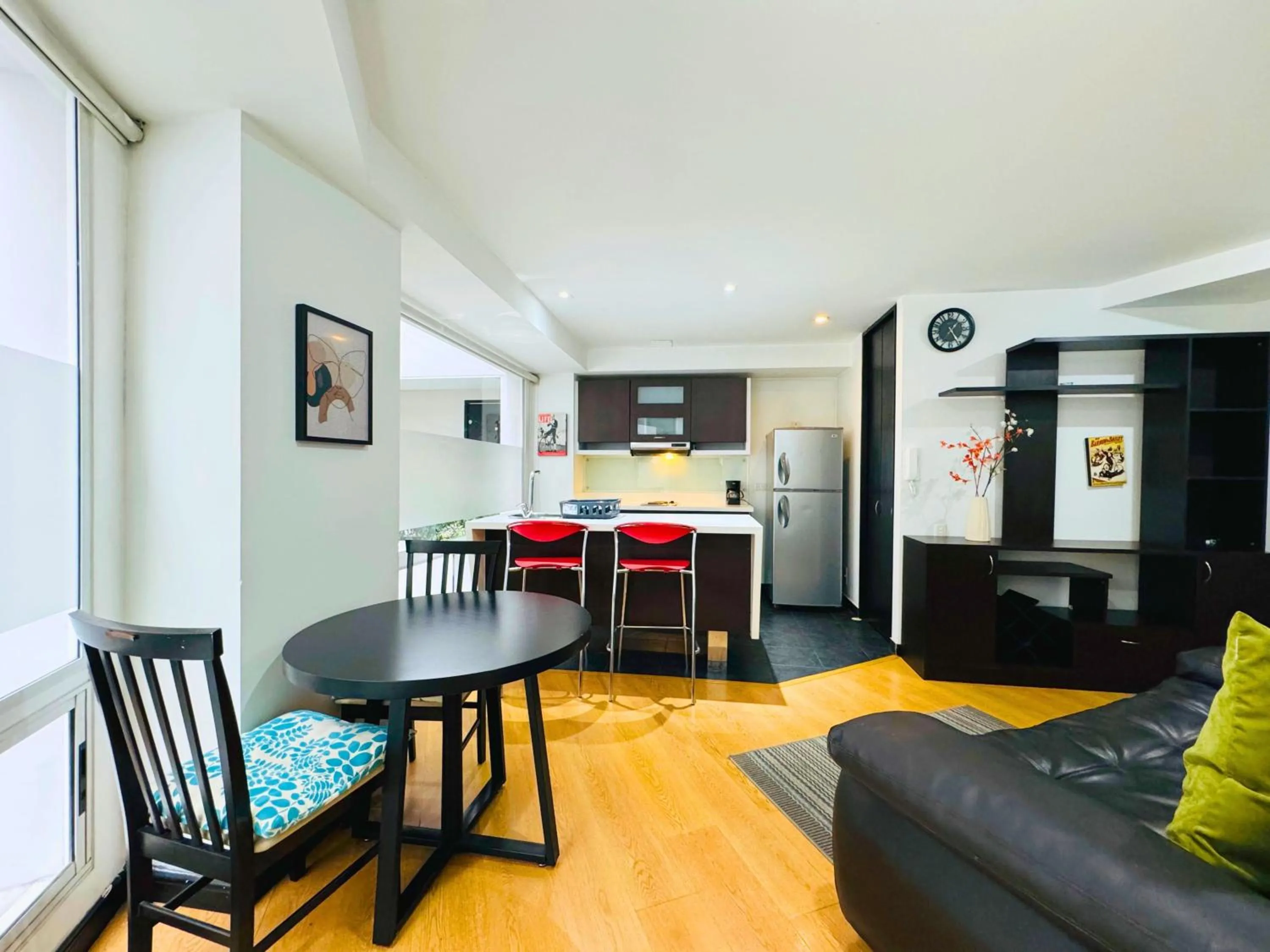 Kitchen or kitchenette in Aparta Suite Continental Bogotá