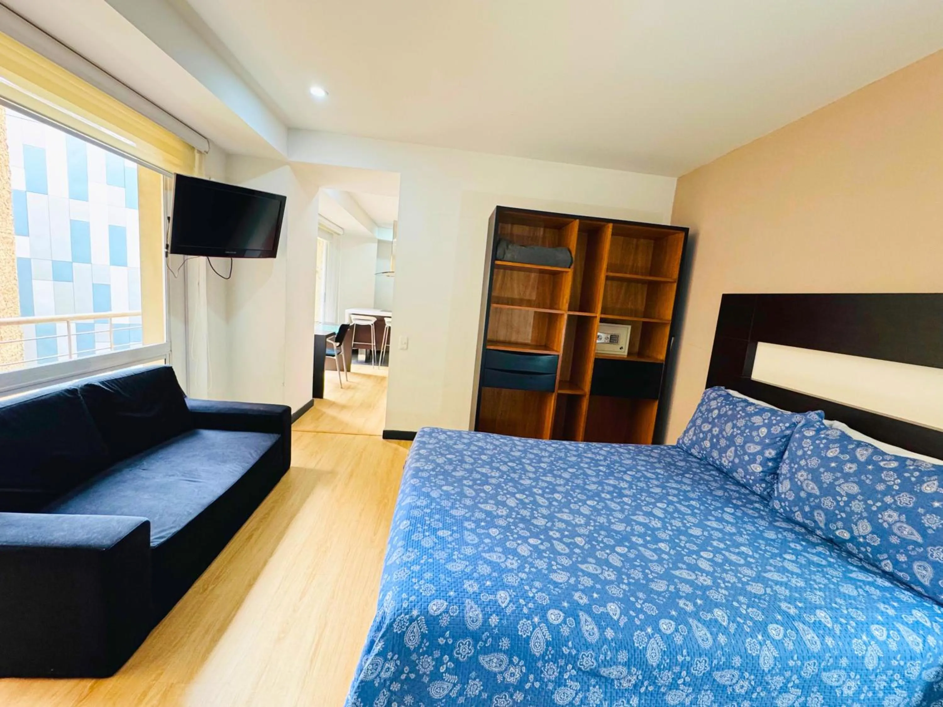 Photo of the whole room, Bed in Aparta Suite Continental Bogotá