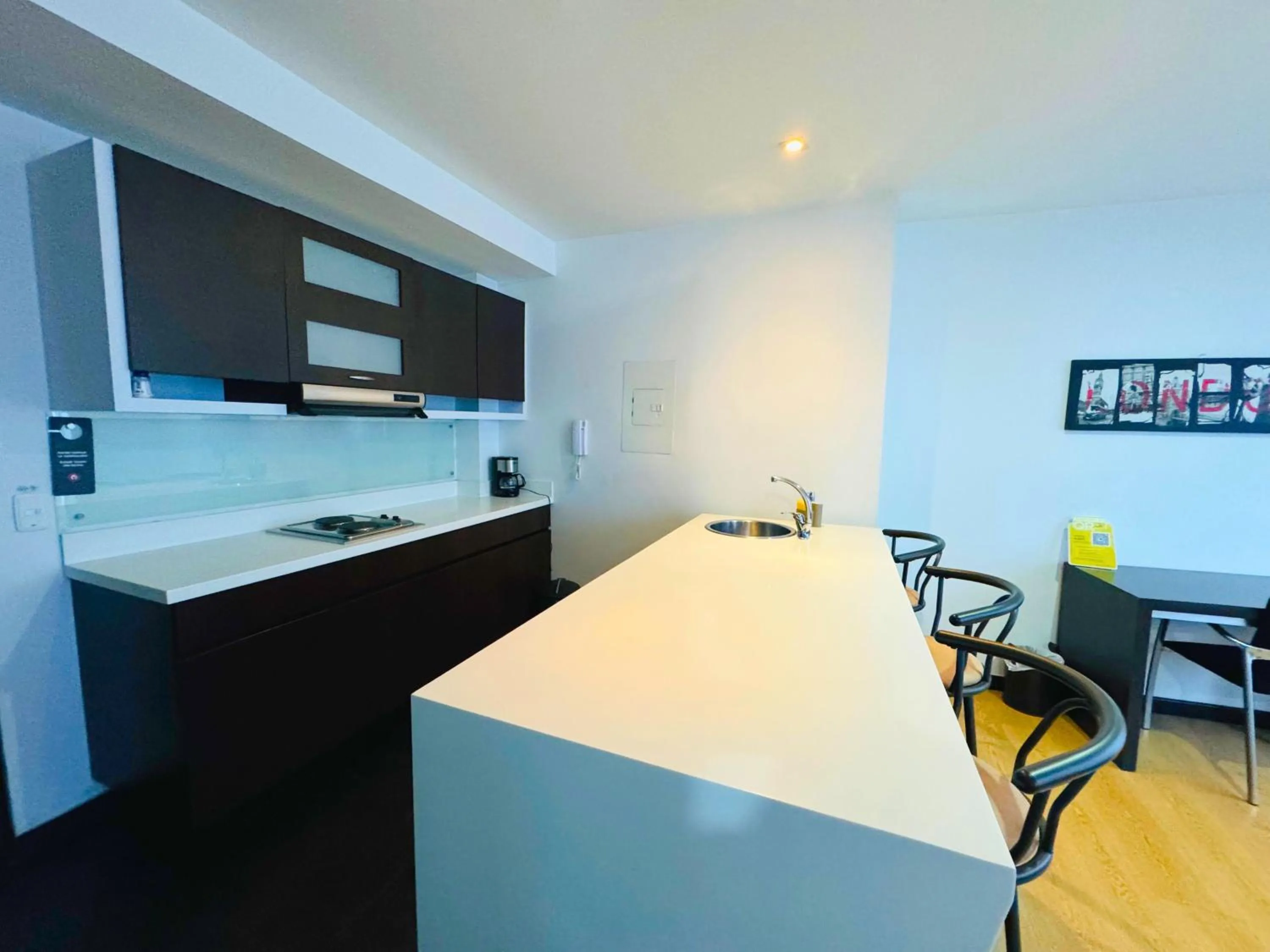 Dining area in Aparta Suite Continental Bogotá