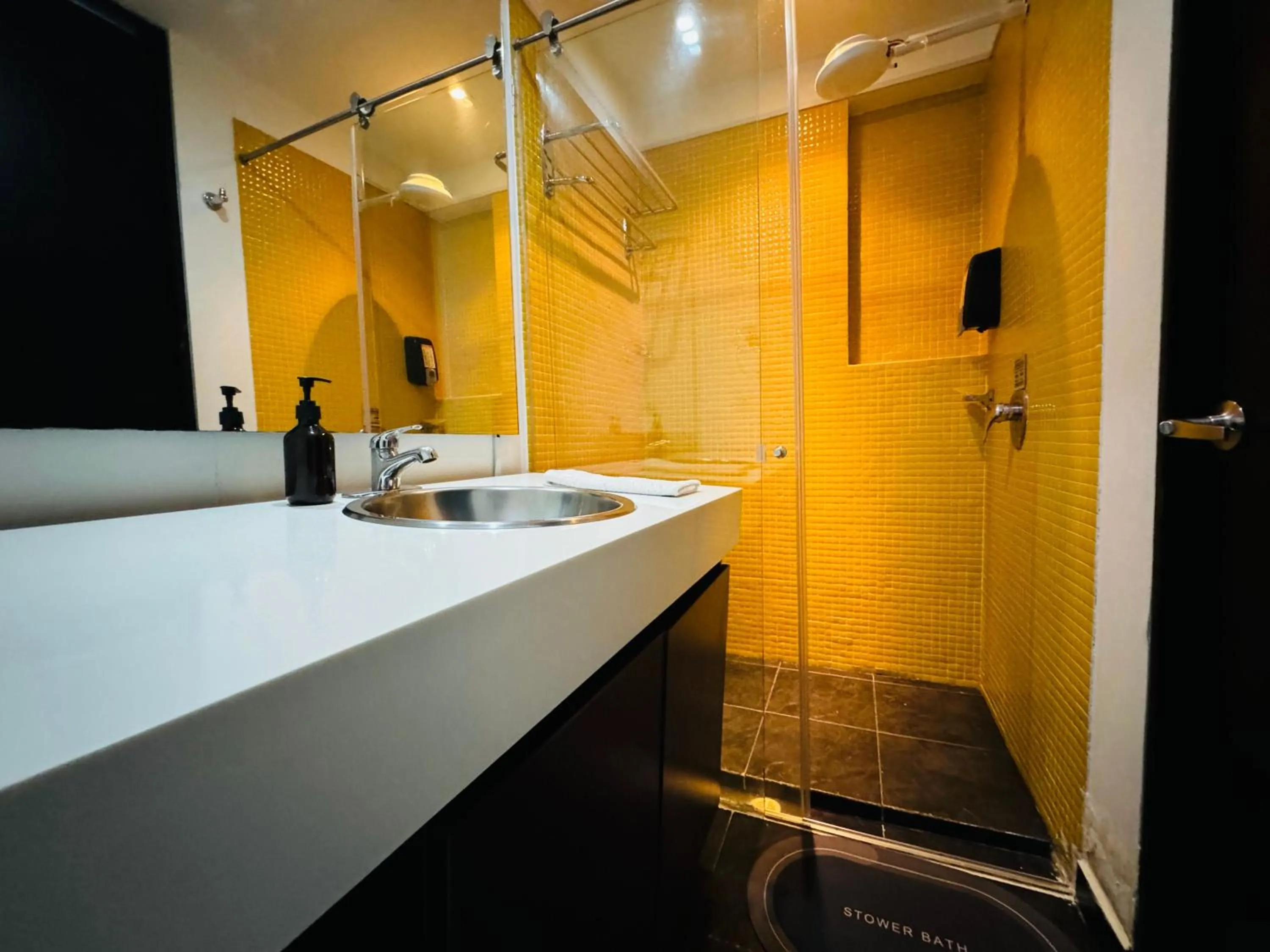 Shower in Aparta Suite Continental Bogotá