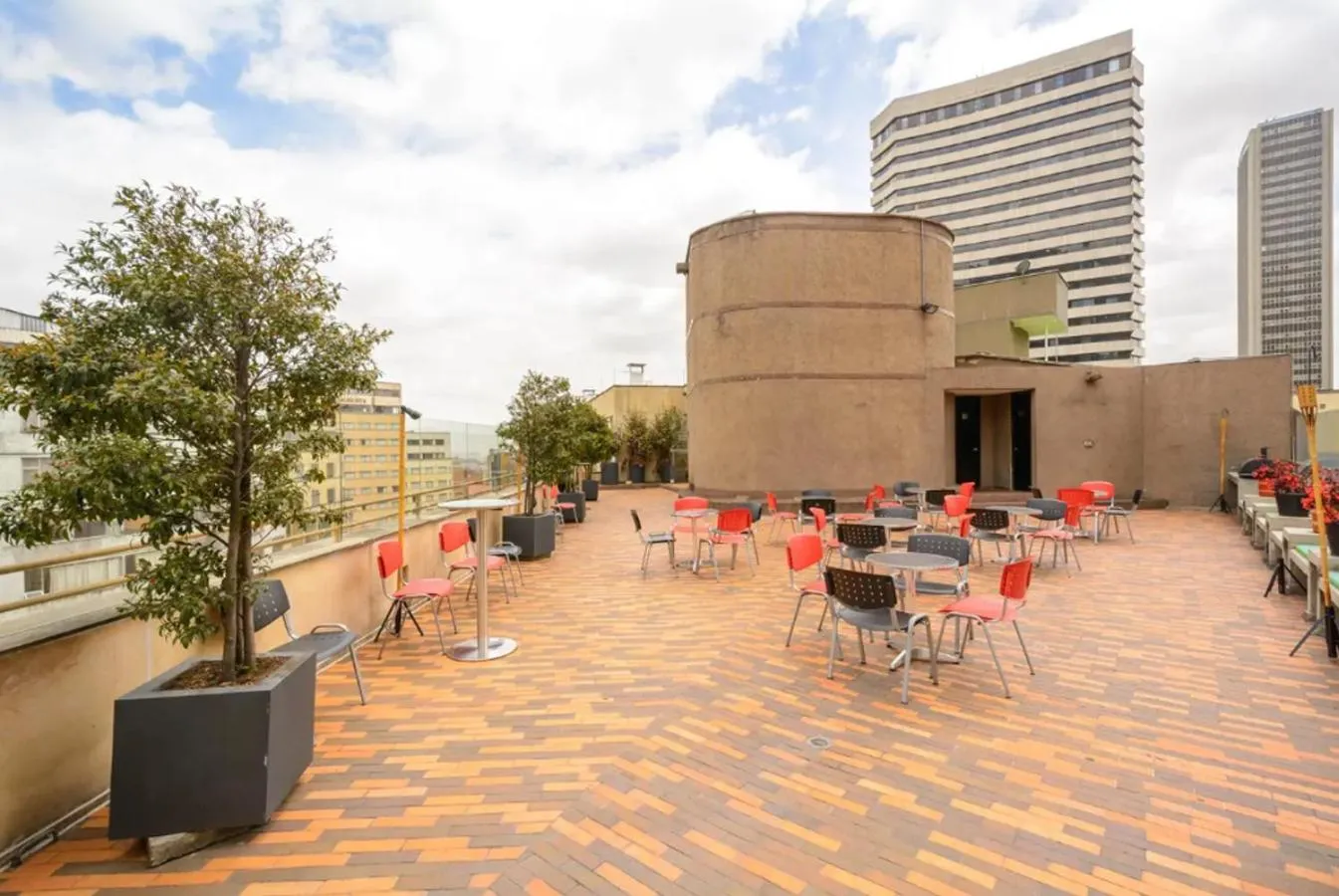 Property building in Aparta Suite Continental Bogotá