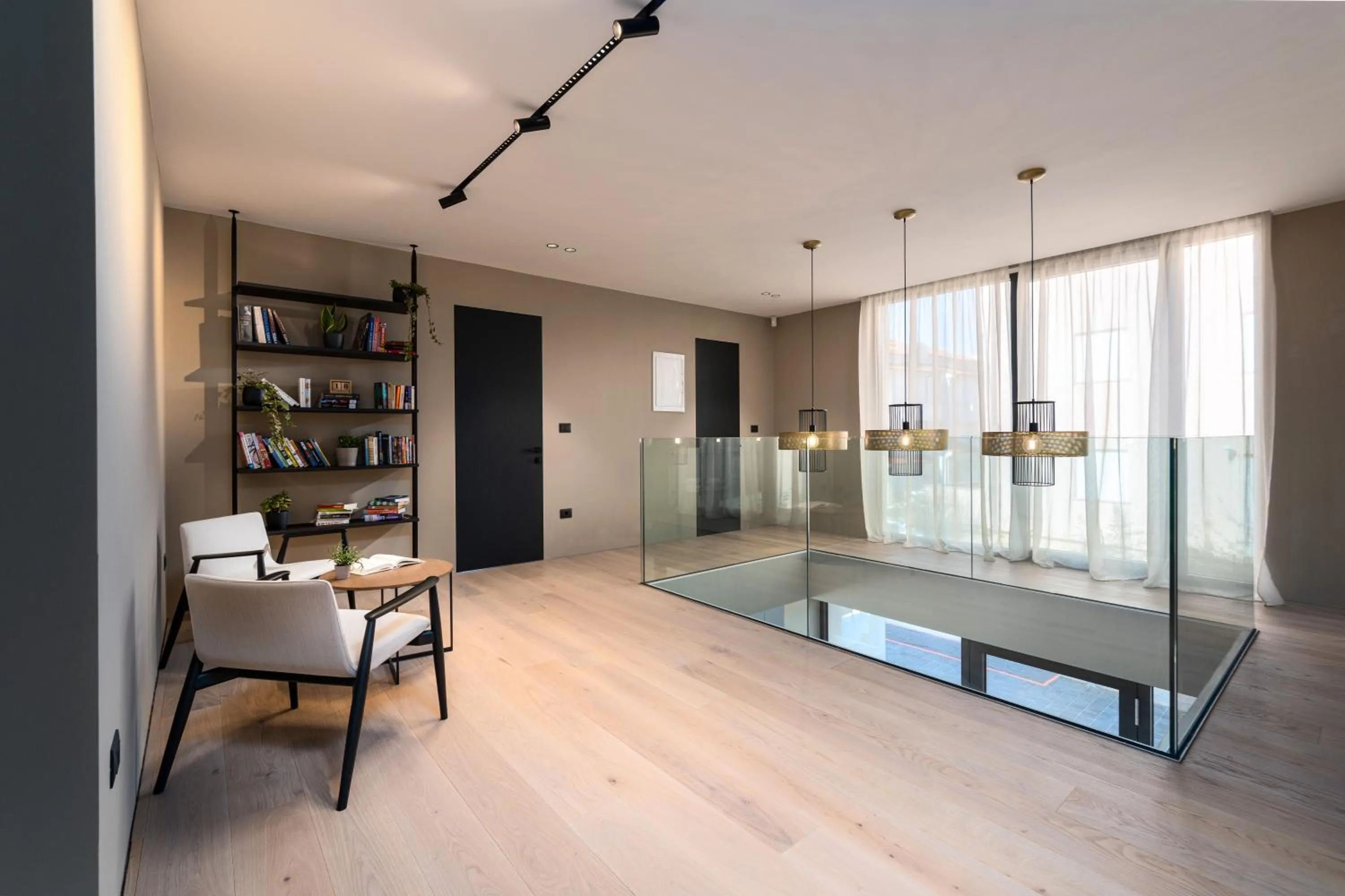 Library in Luxury Villa Aruna