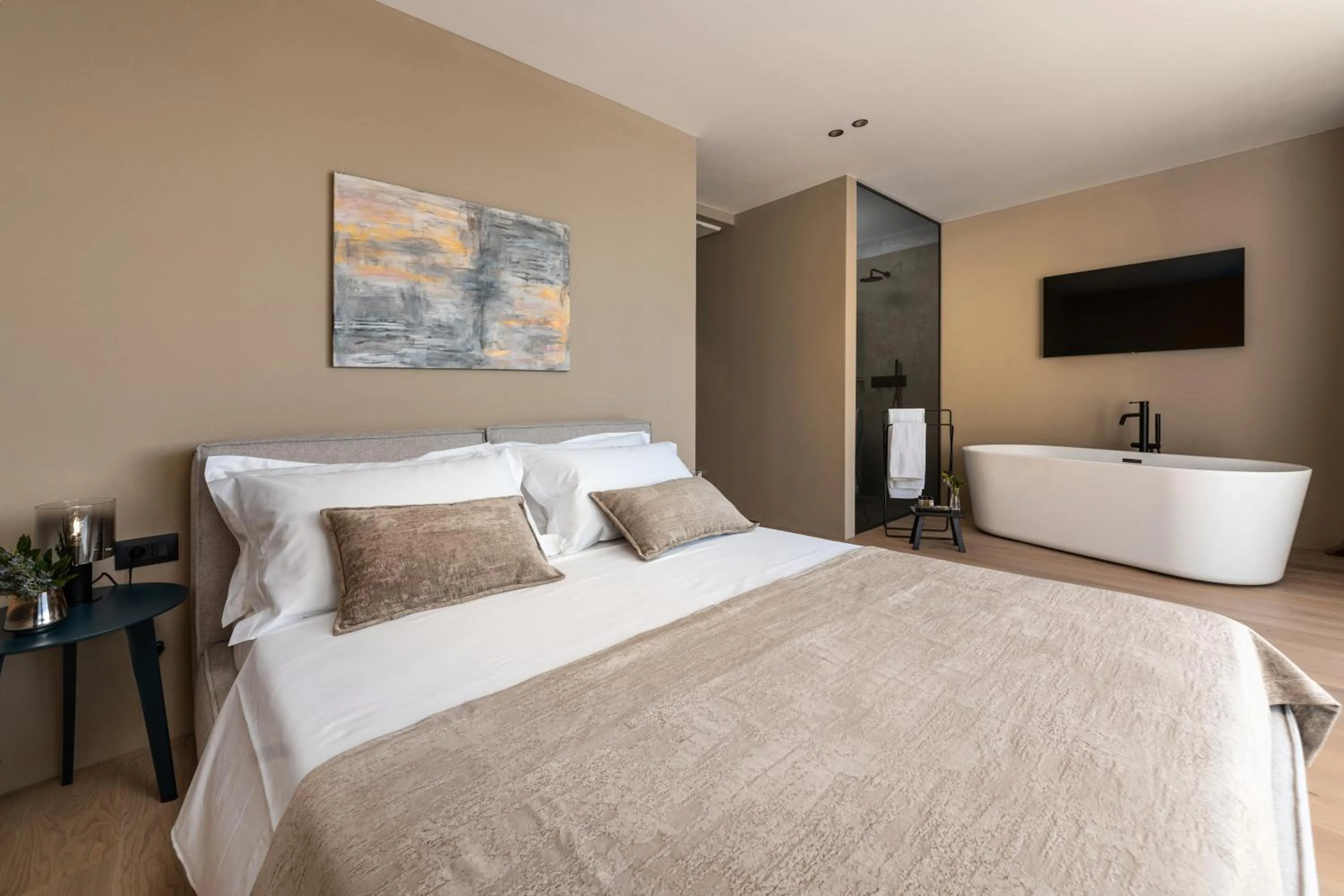 Bed in Luxury Villa Aruna