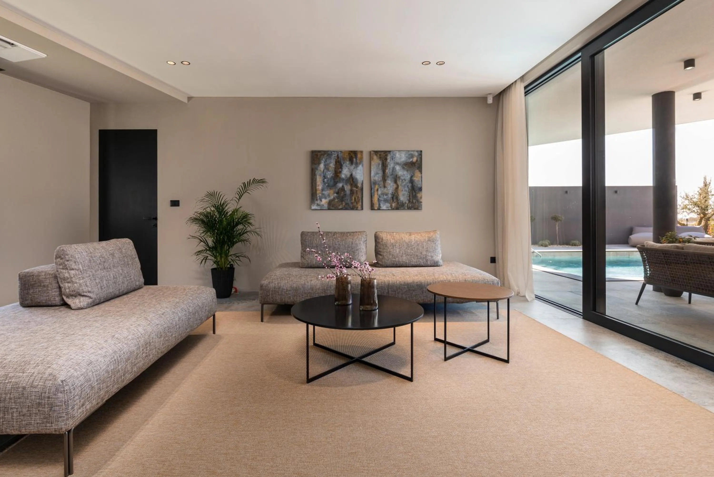 Living room, Bed in Luxury Villa Aruna