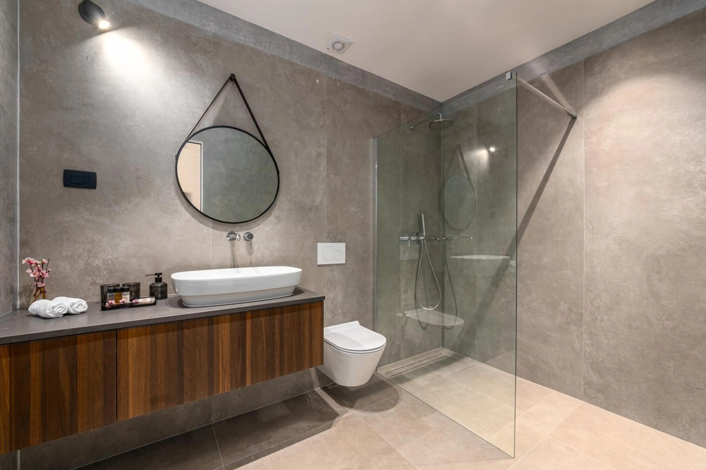 Bathroom in Luxury Villa Aruna