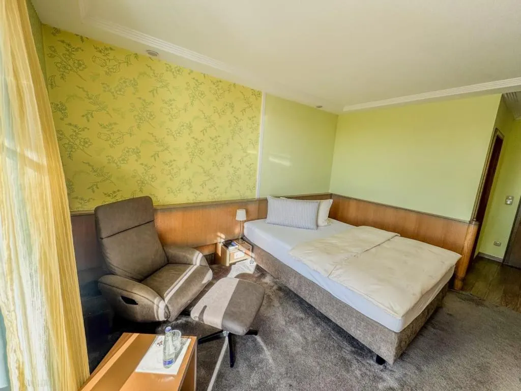 Bed in Flair Hotel Zum Schwarzen Reiter