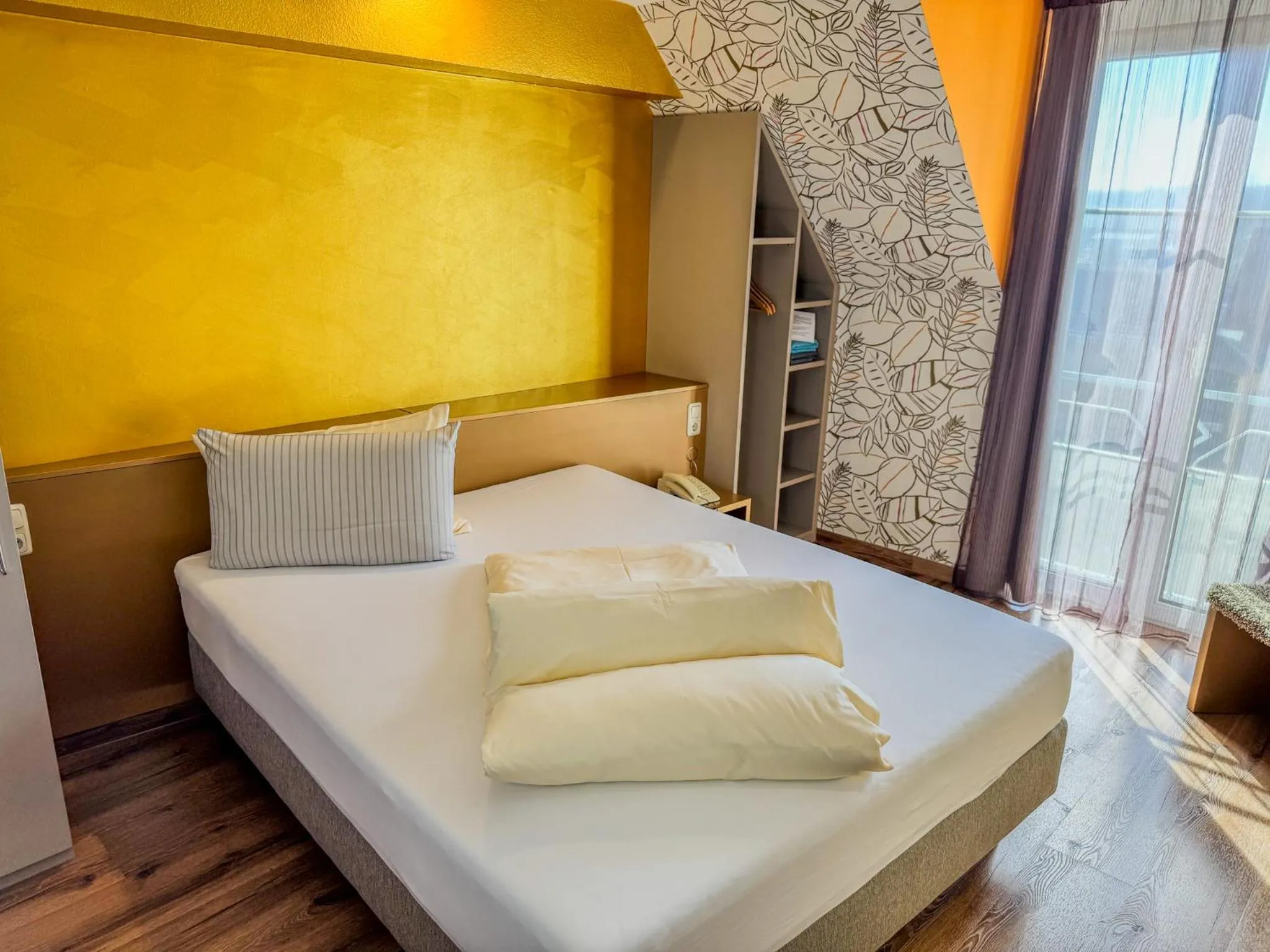 Photo of the whole room, Bed in Flair Hotel Zum Schwarzen Reiter