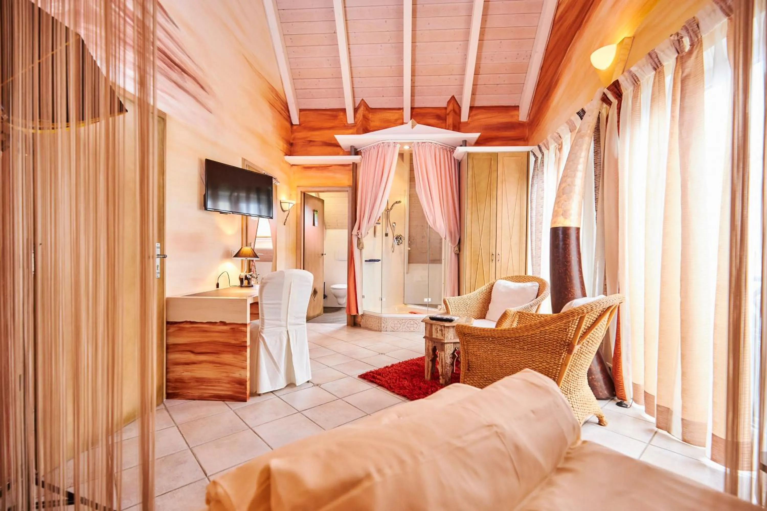 Photo of the whole room, Bed in Flair Hotel Zum Schwarzen Reiter