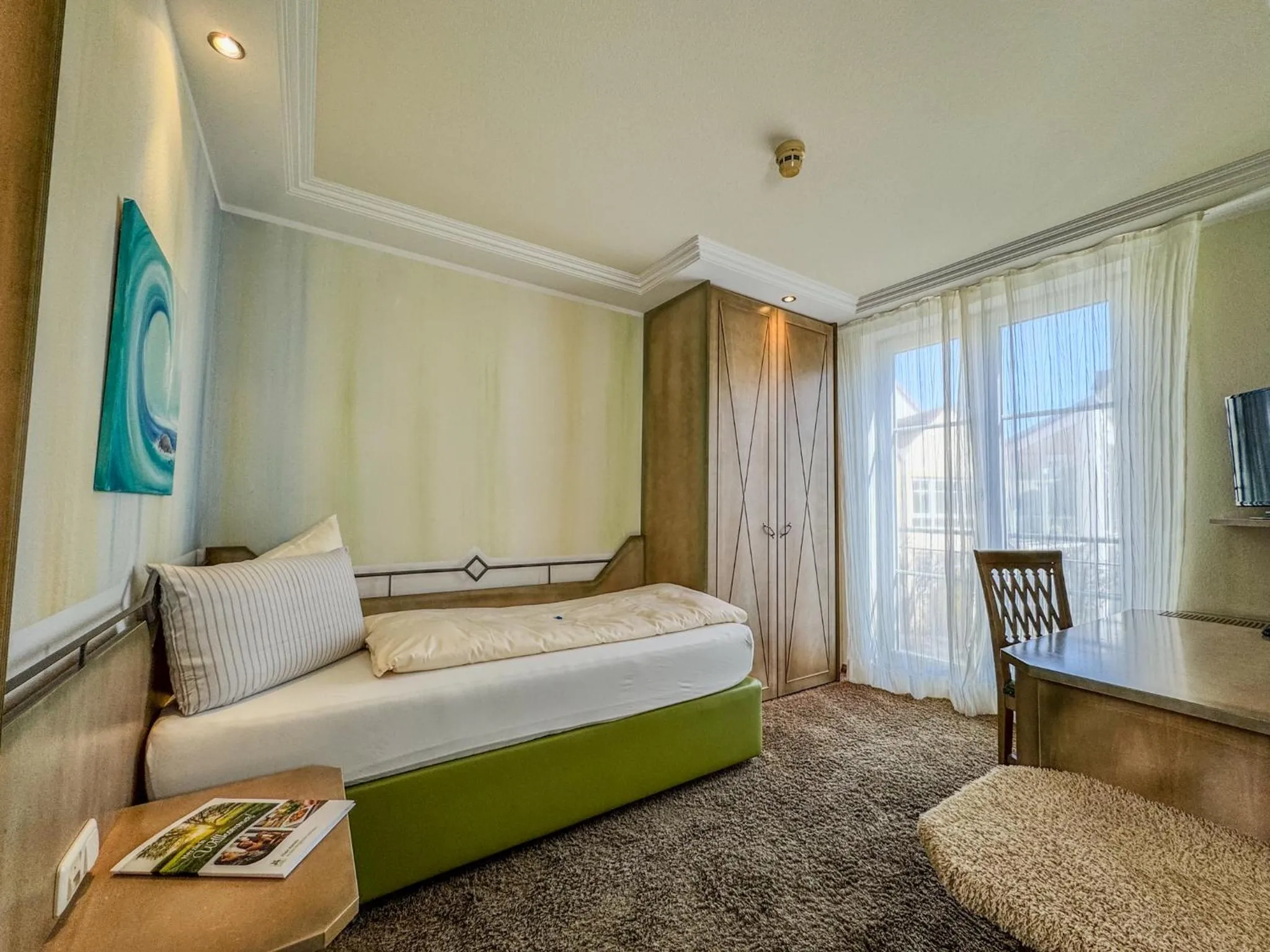 Photo of the whole room, Bed in Flair Hotel Zum Schwarzen Reiter