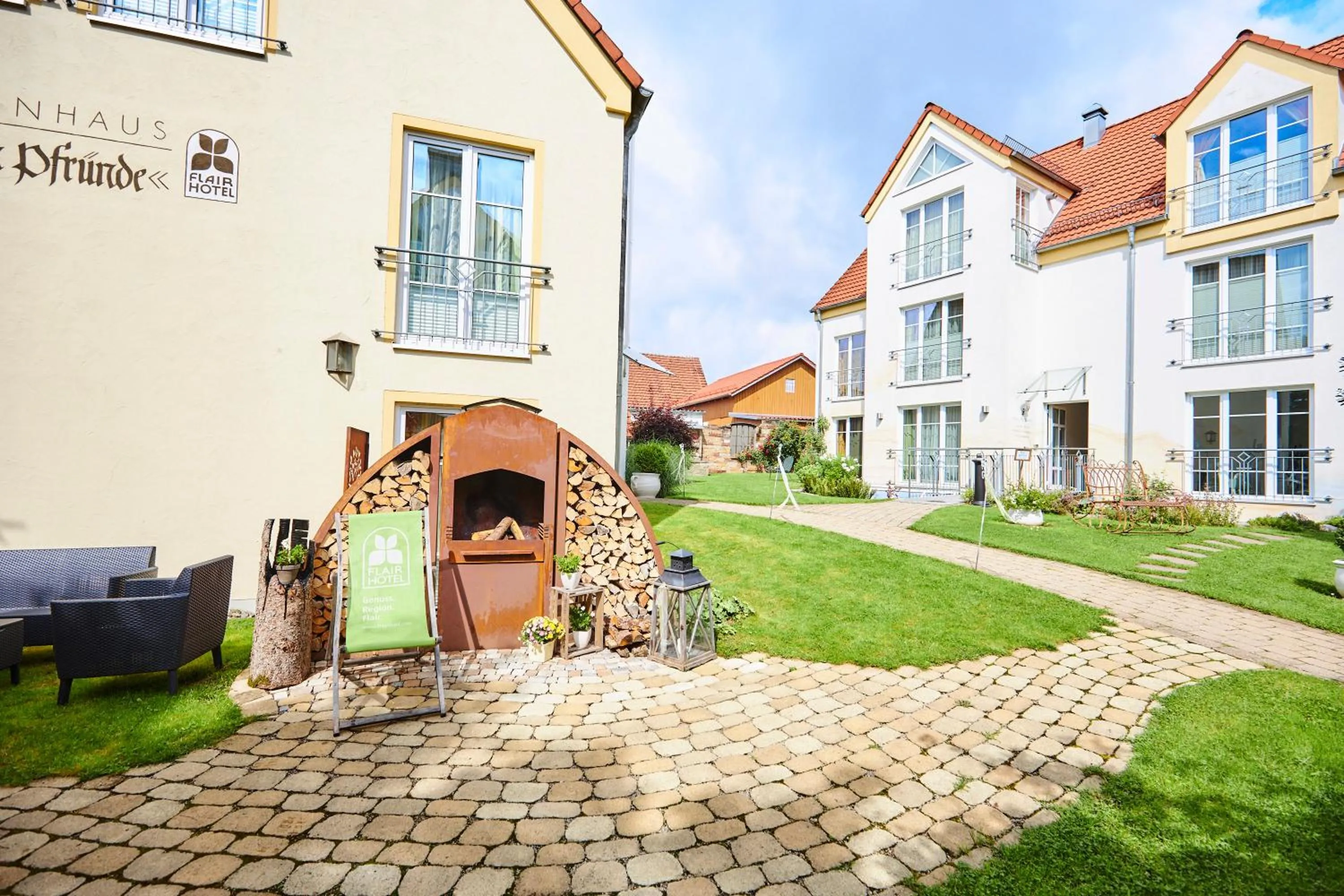 Patio in Flair Hotel Zum Schwarzen Reiter