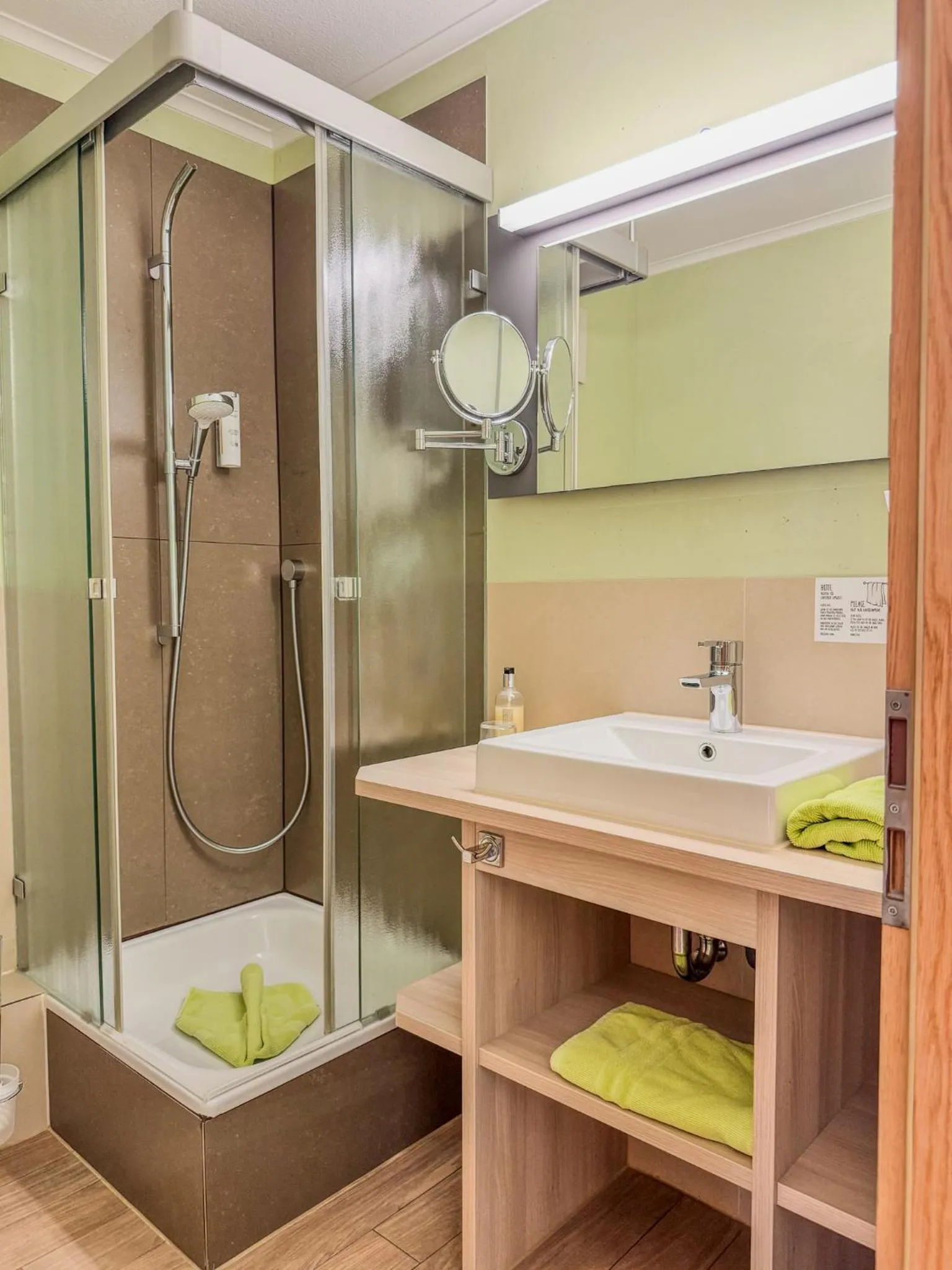 Bathroom in Flair Hotel Zum Schwarzen Reiter