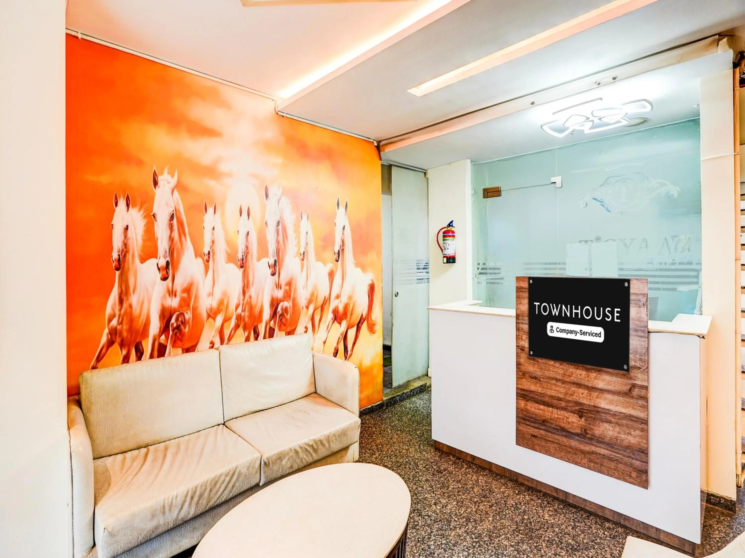 Lobby or reception in Super Townhouse Pitampura West Enclave