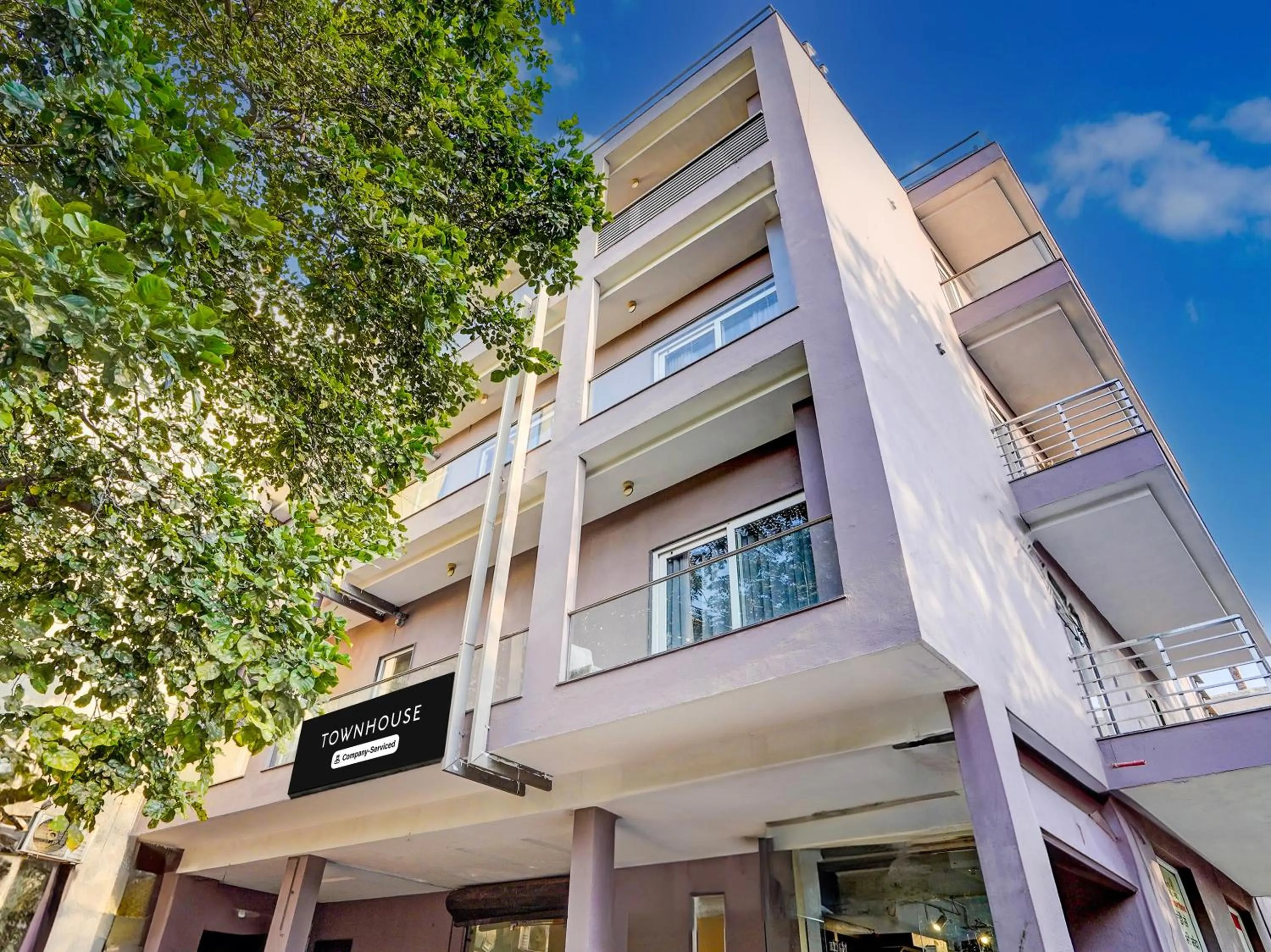 Facade/entrance in Super Townhouse Pitampura West Enclave