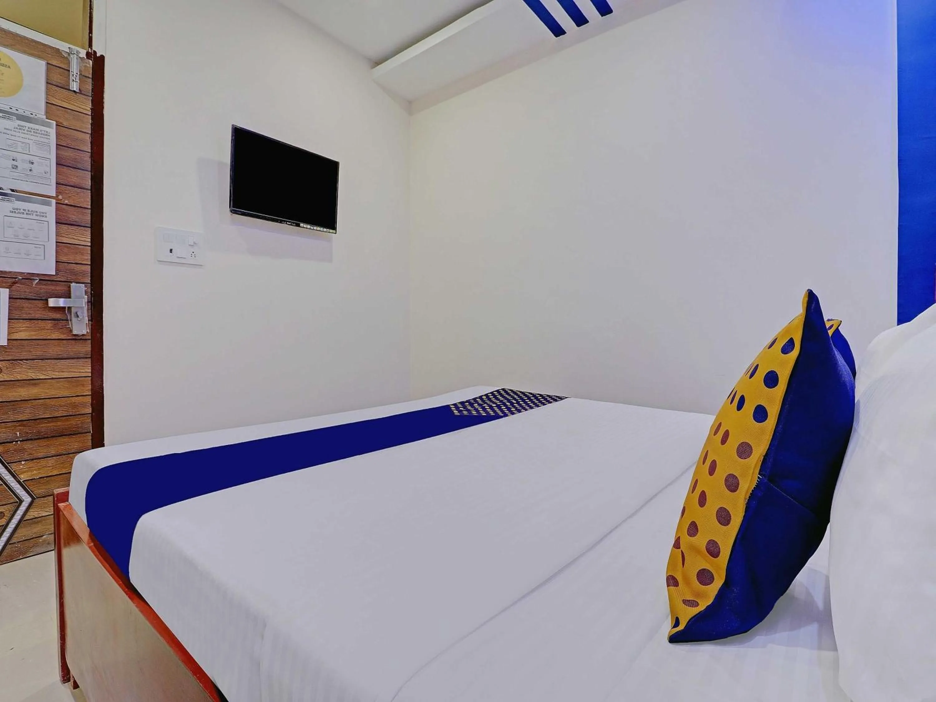 Bedroom, Bed in Hotel O Redison inn