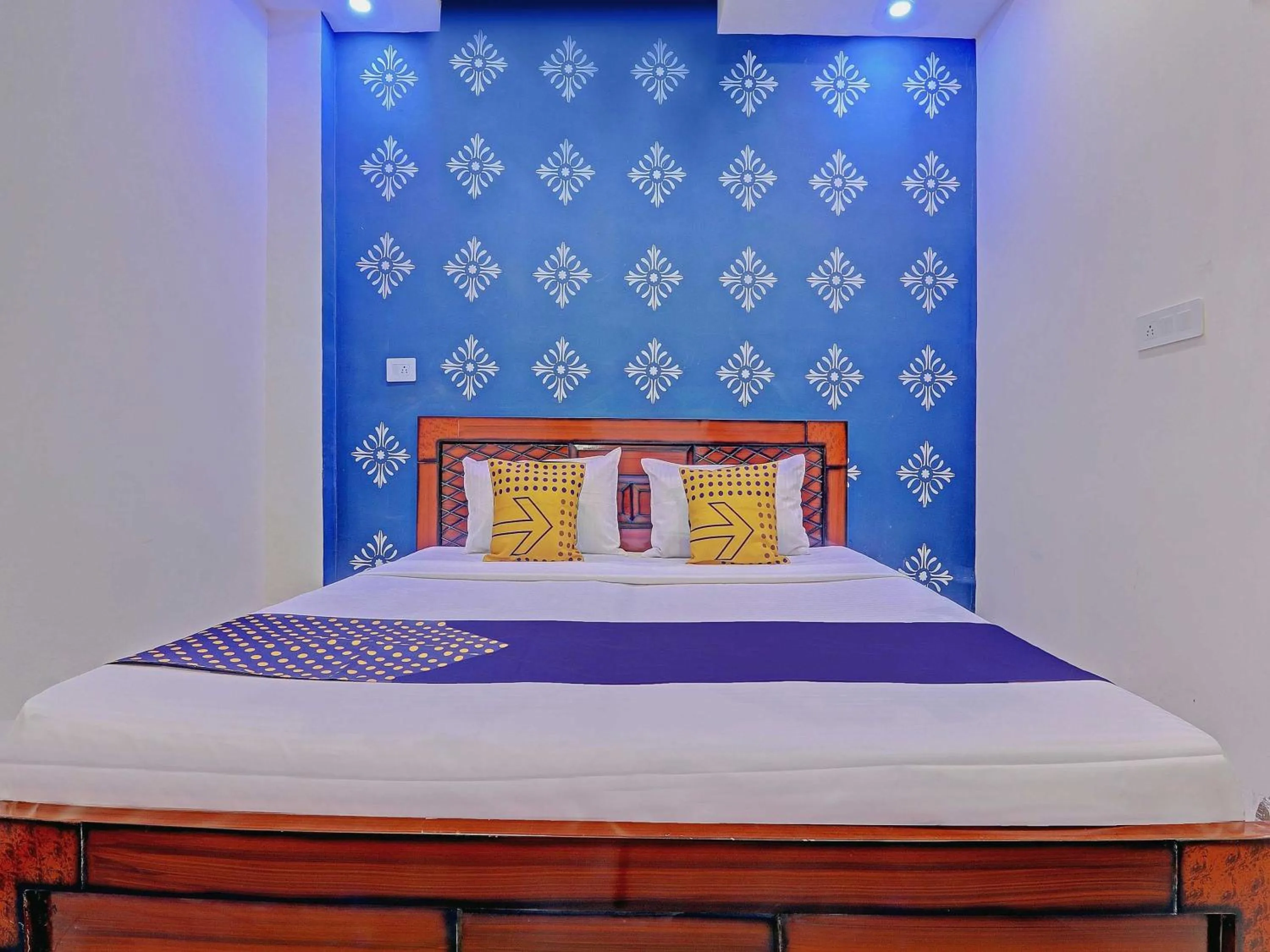 Bedroom, Bed in Hotel O Redison inn