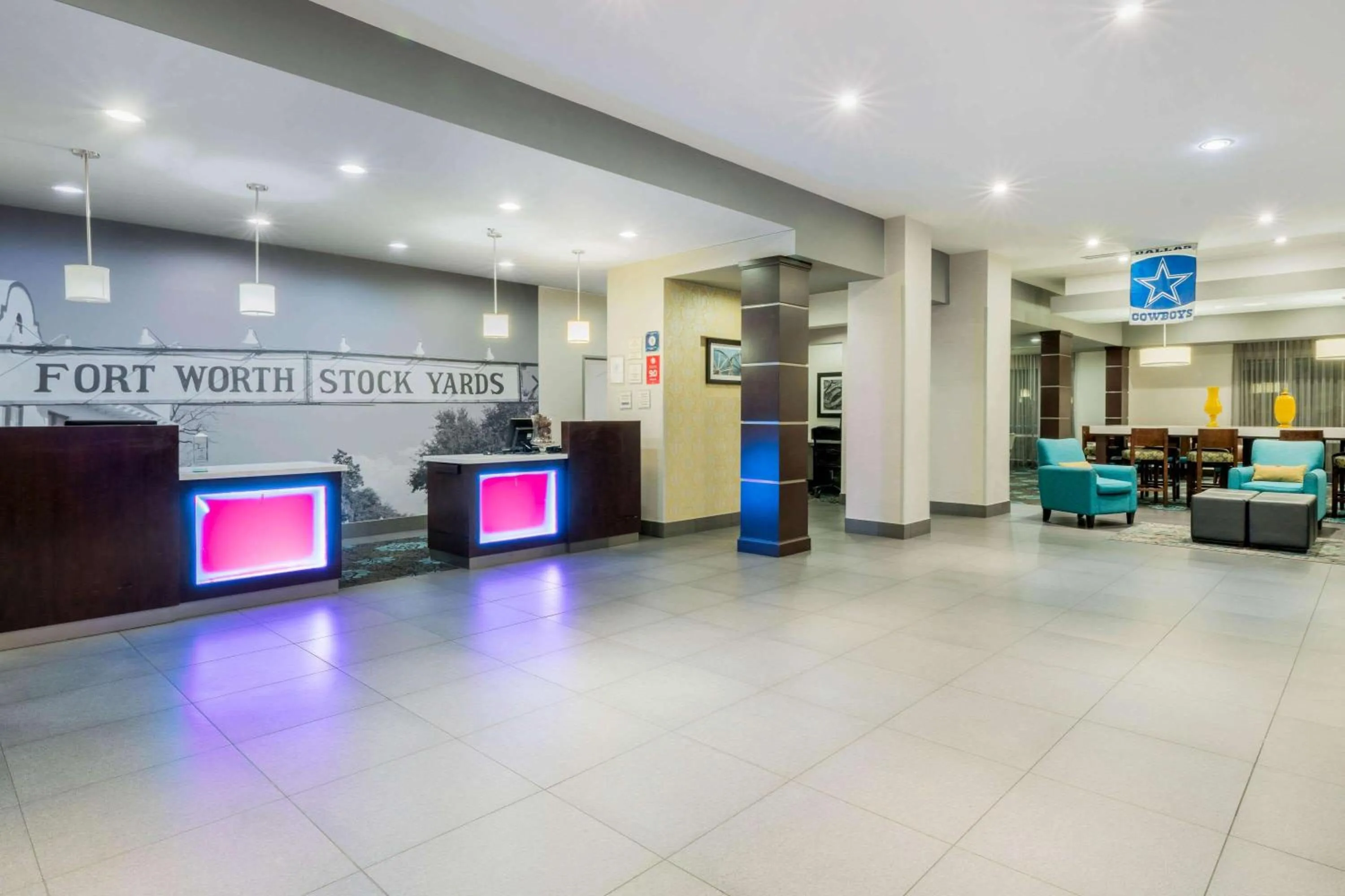 Lobby or reception in La Quinta Inn & Suites by Wyndham Fort Worth Arlington West