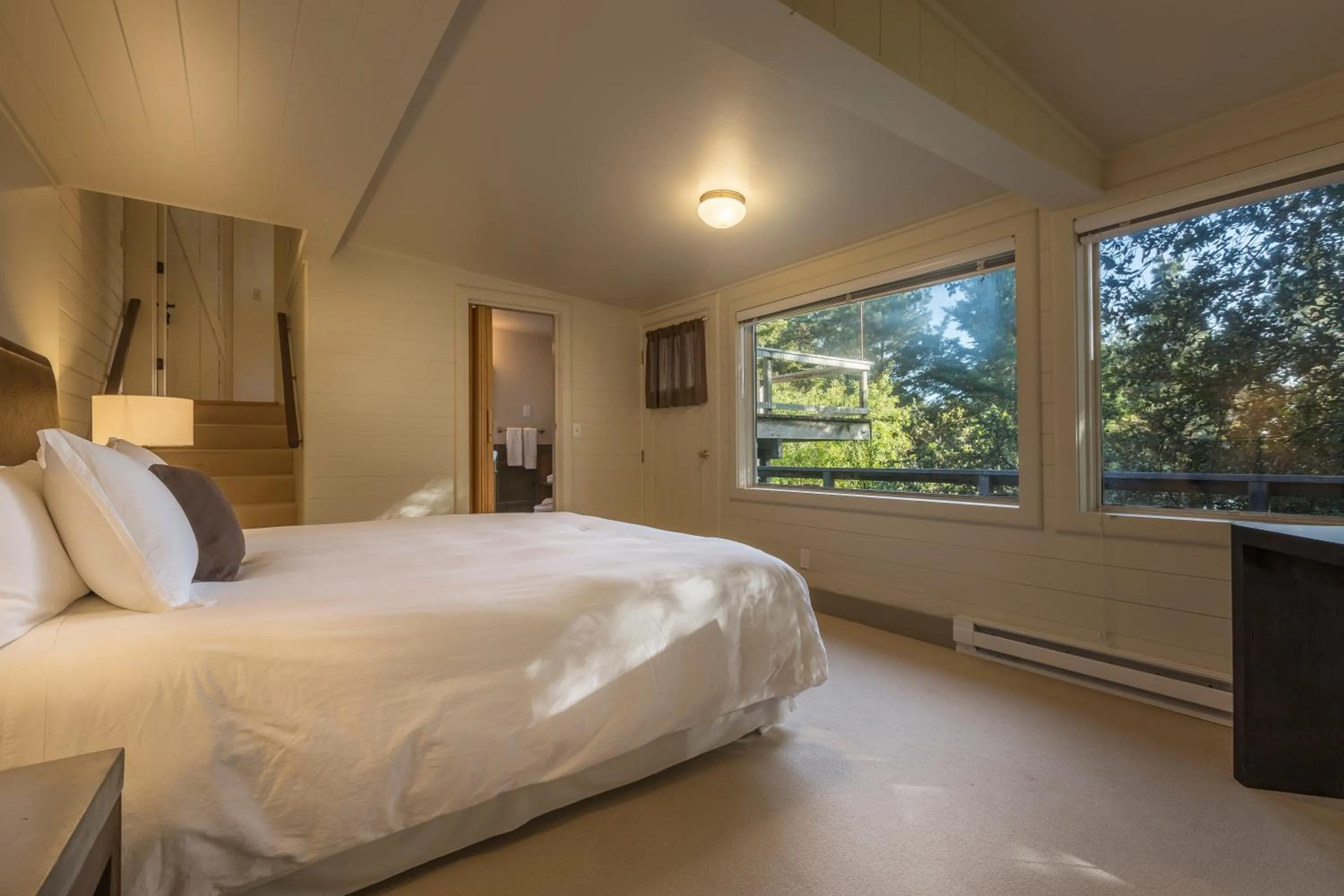 Photo of the whole room, Bed in Heritage House Resort & Spa