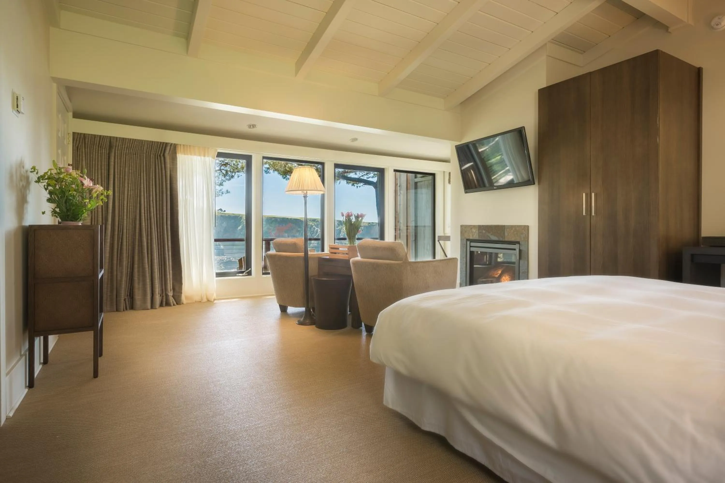 Bed in Heritage House Resort & Spa