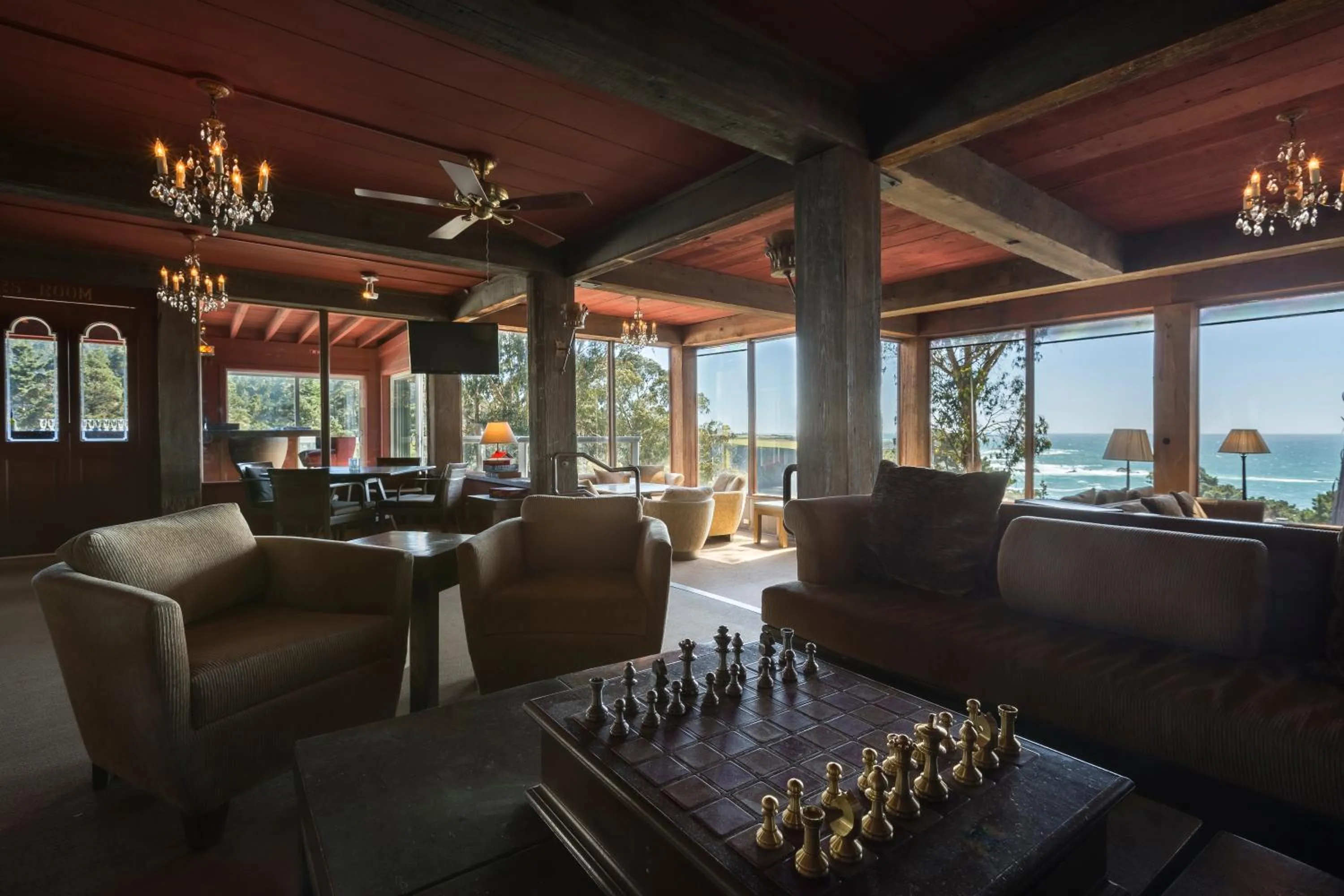 Communal lounge/ TV room in Heritage House Resort & Spa