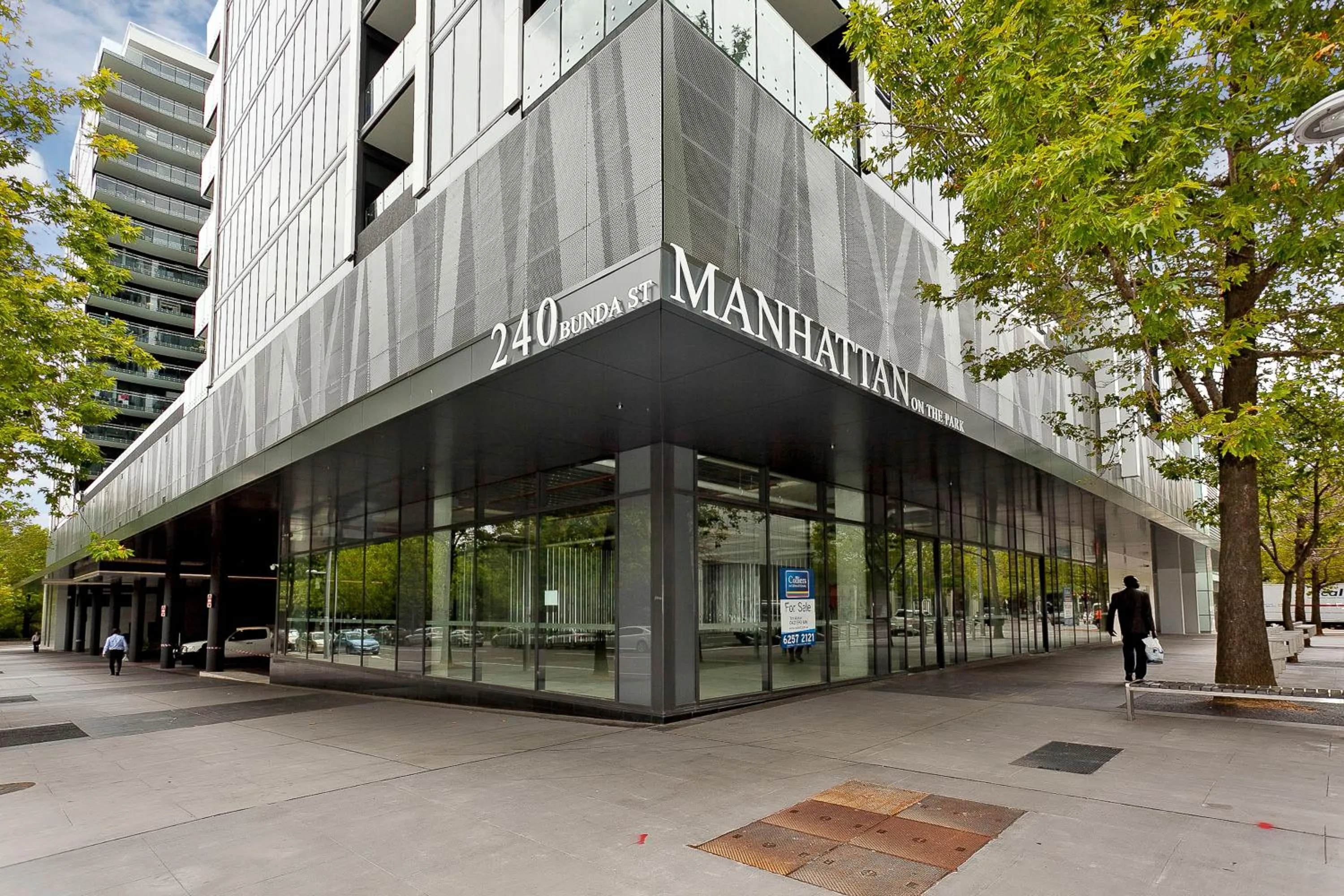 Facade/entrance in AAC Apartments - Manhattan