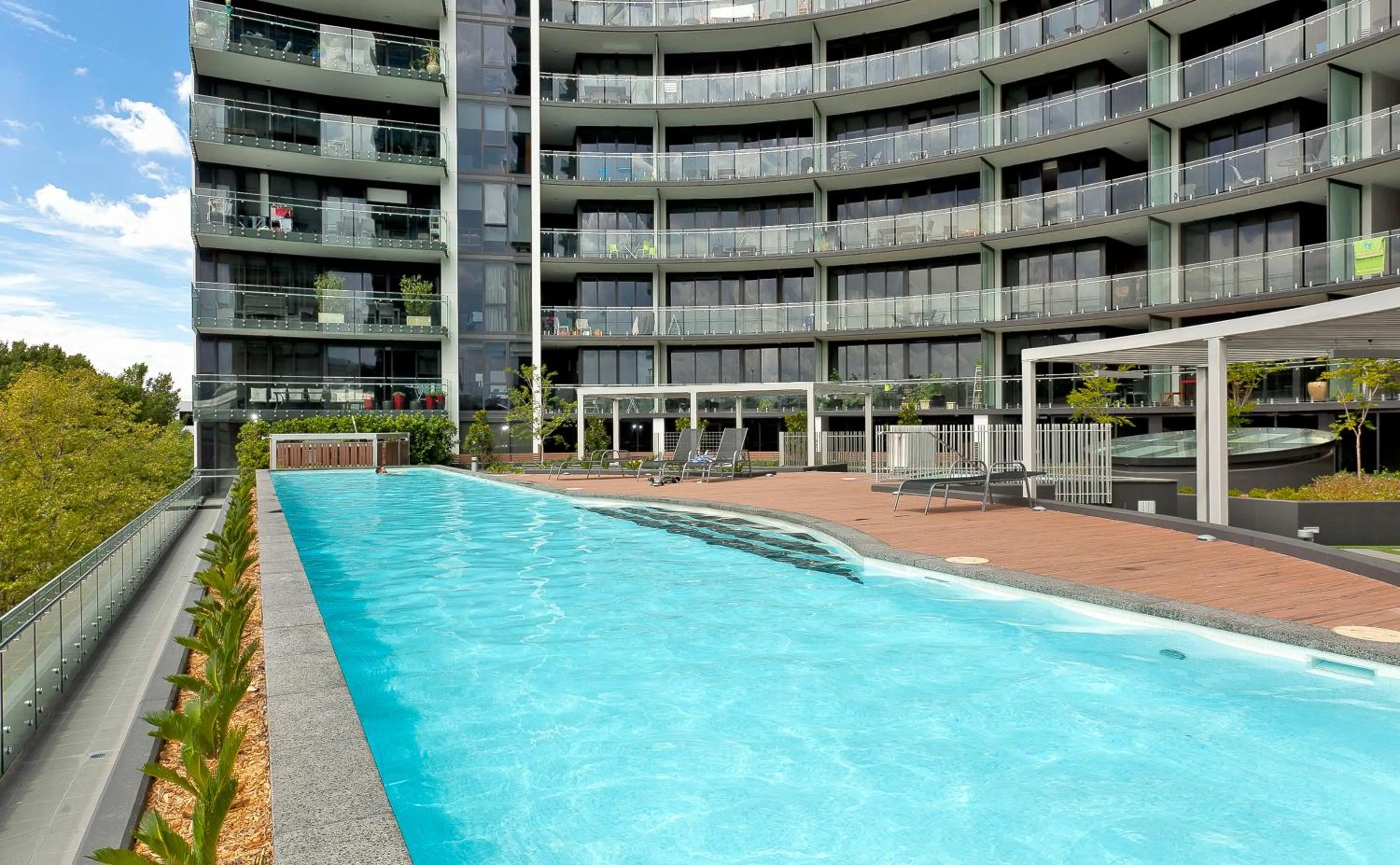 Swimming pool in AAC Apartments - Manhattan