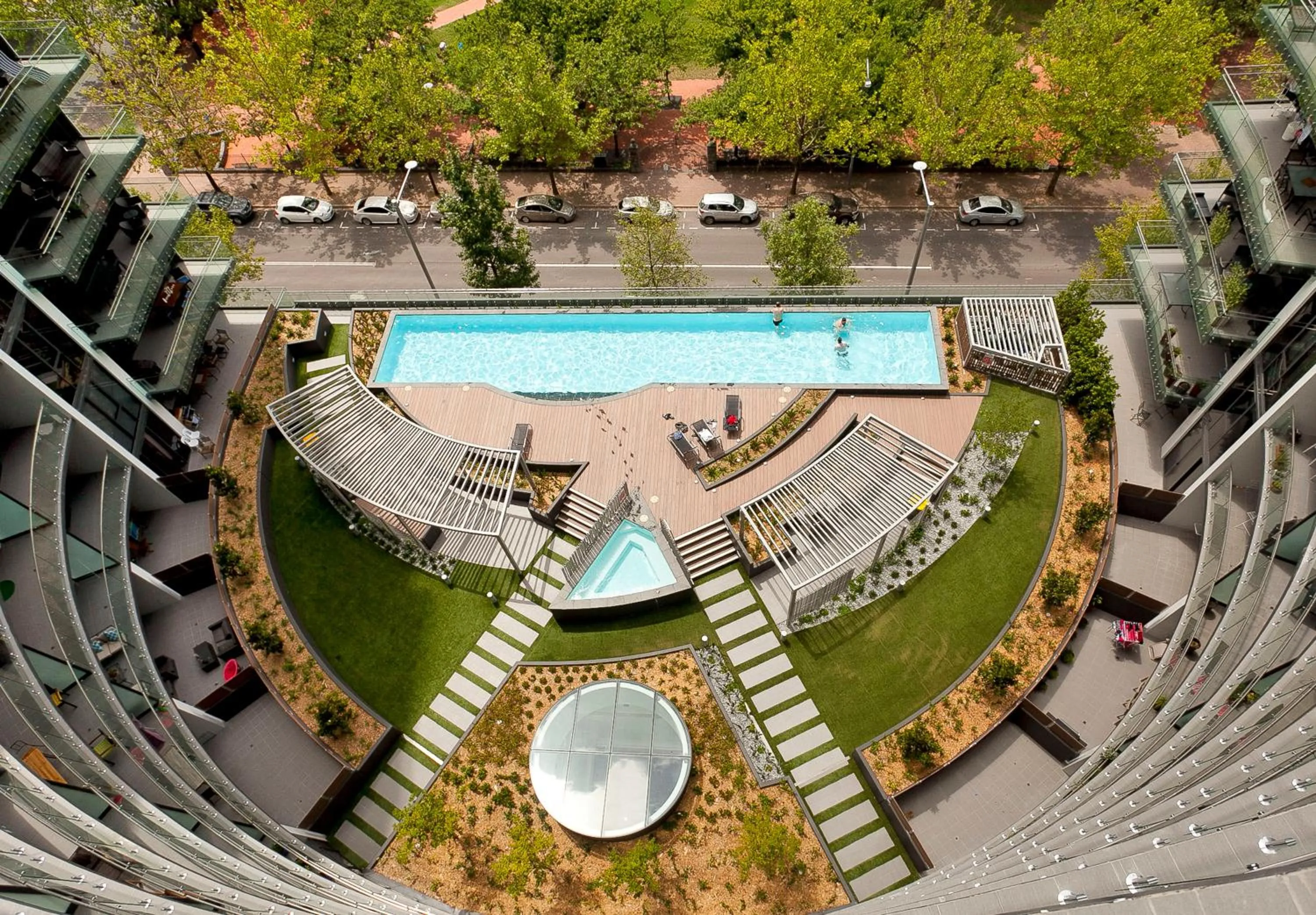 Swimming pool in AAC Apartments - Manhattan