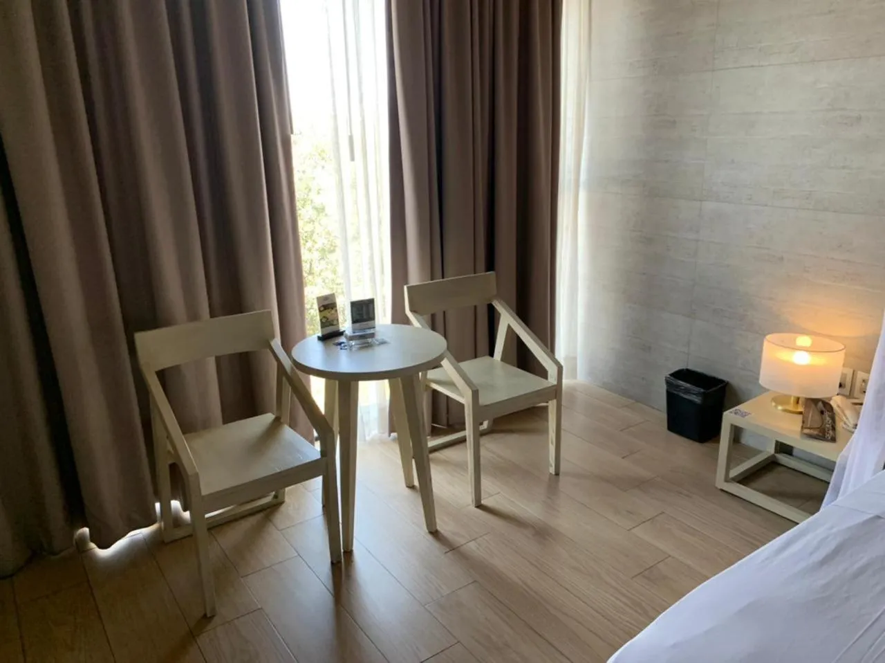 Living room, Bed in Motel Okura Villas y Suites
