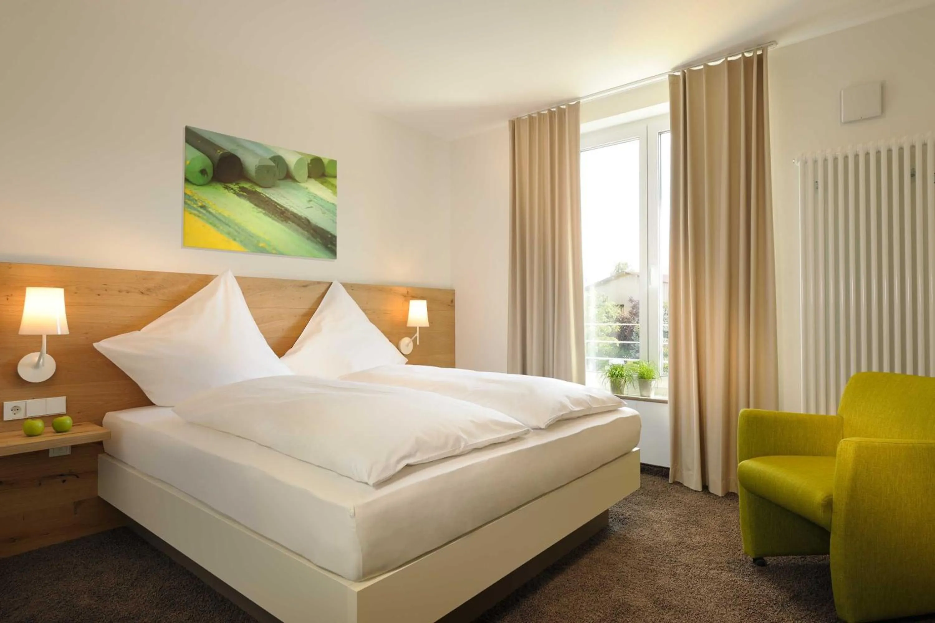 Photo of the whole room, Bed in Hirsch - Das Ellwanger Landhotel