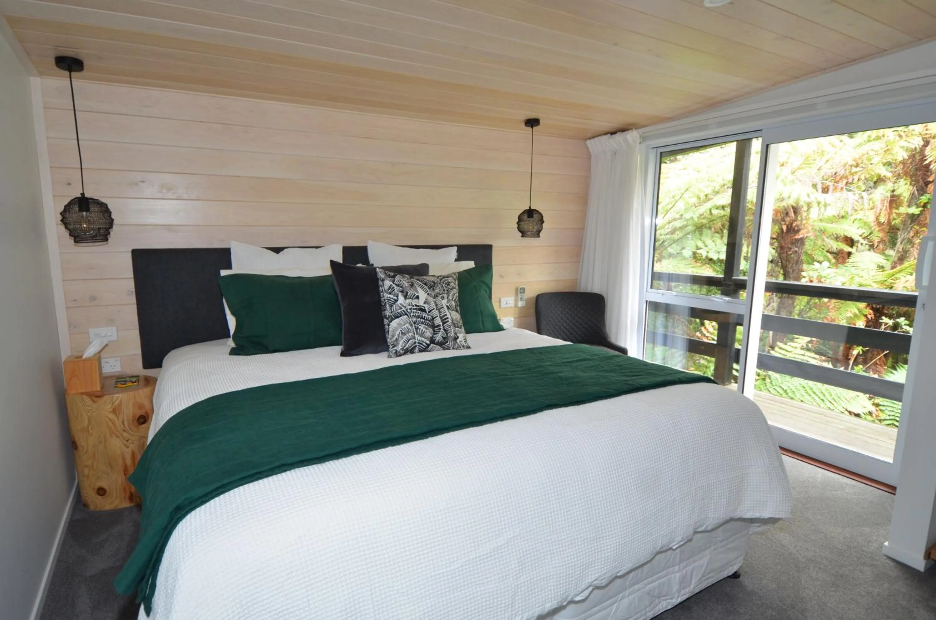 Bedroom, Bed in Wairua Lodge - Rainforest River Retreat