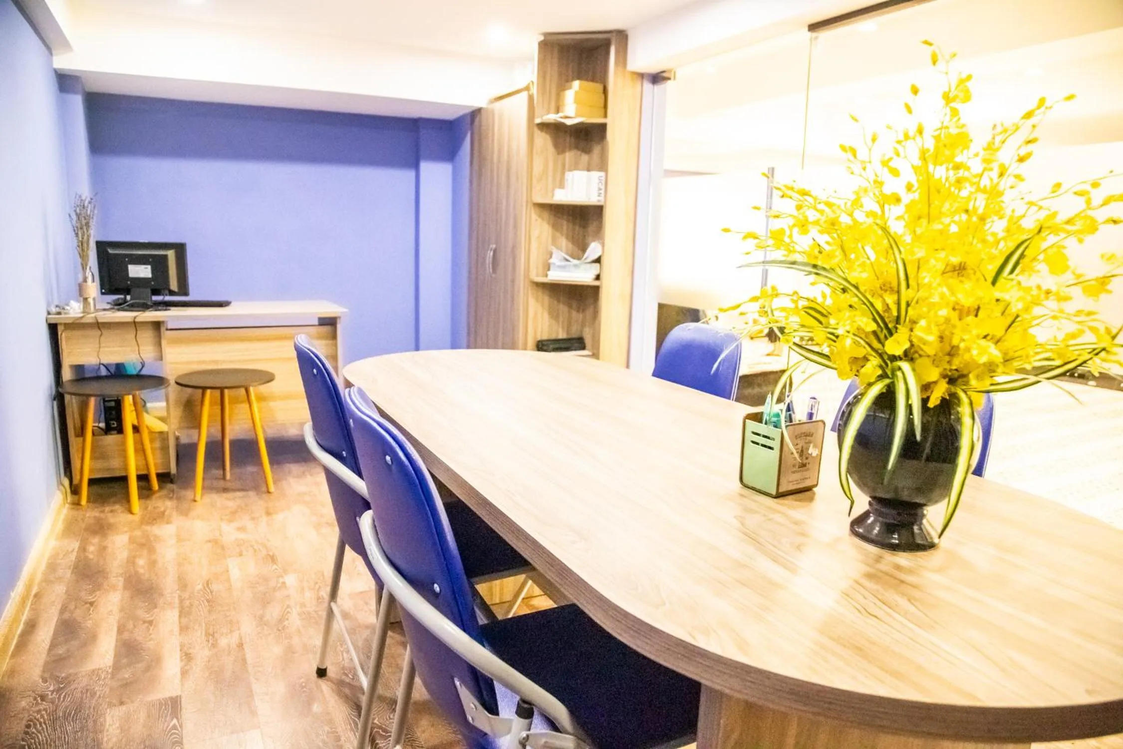 LA MIA Lakeview Hotel