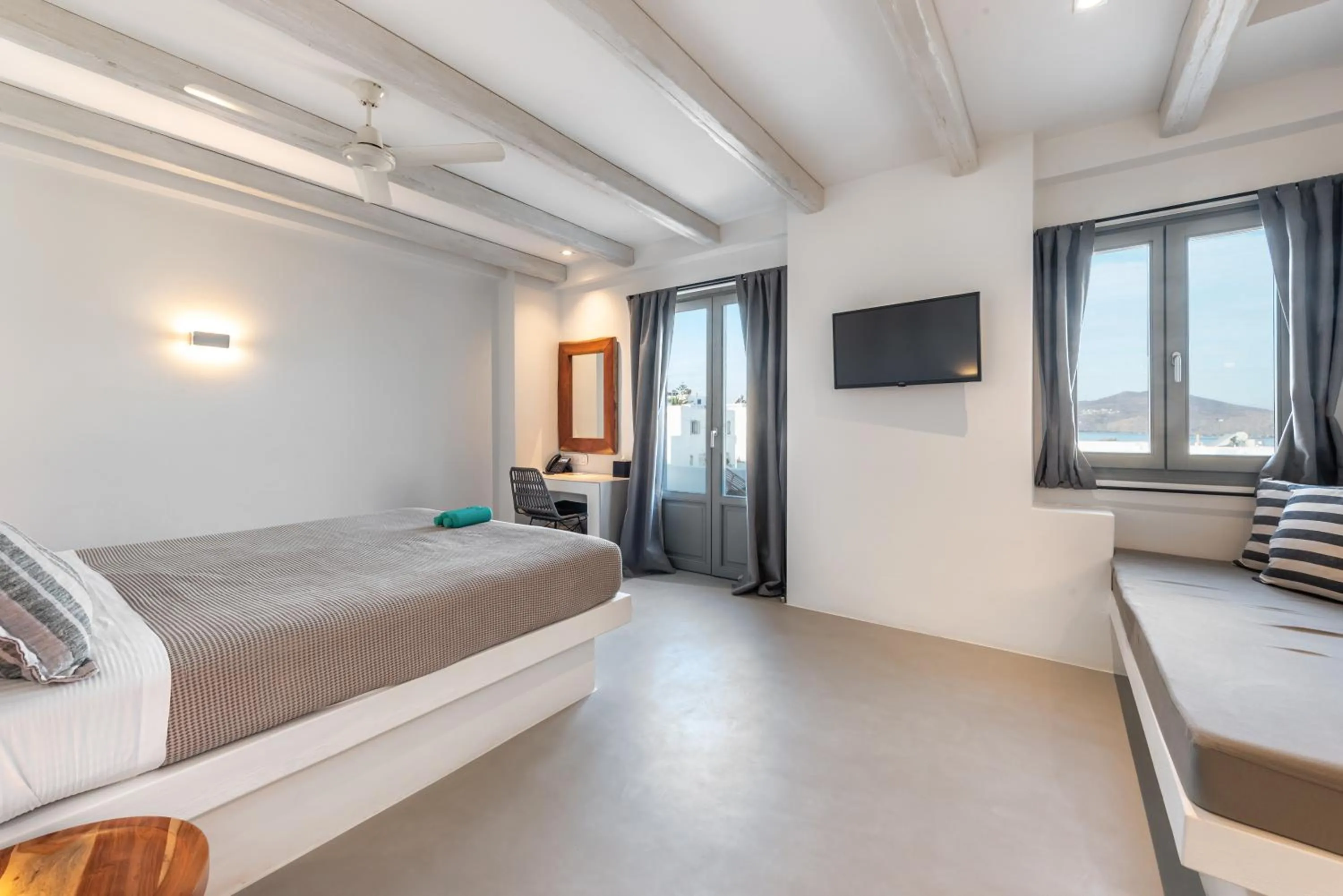 Balcony/Terrace, Bed in Paros Cape Suites