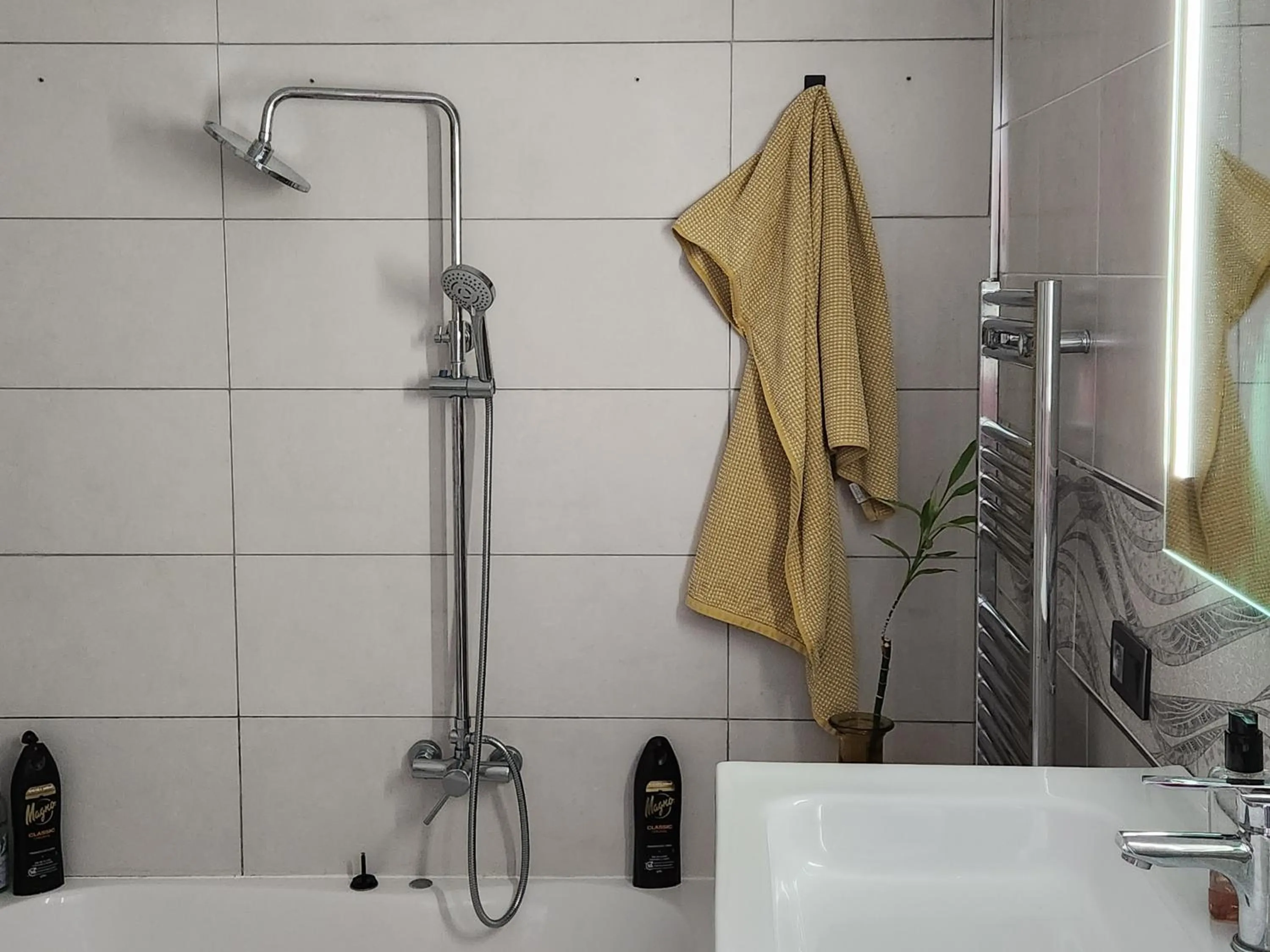 Shower in Salvia BnB, Habitaciones con Banos Privados
