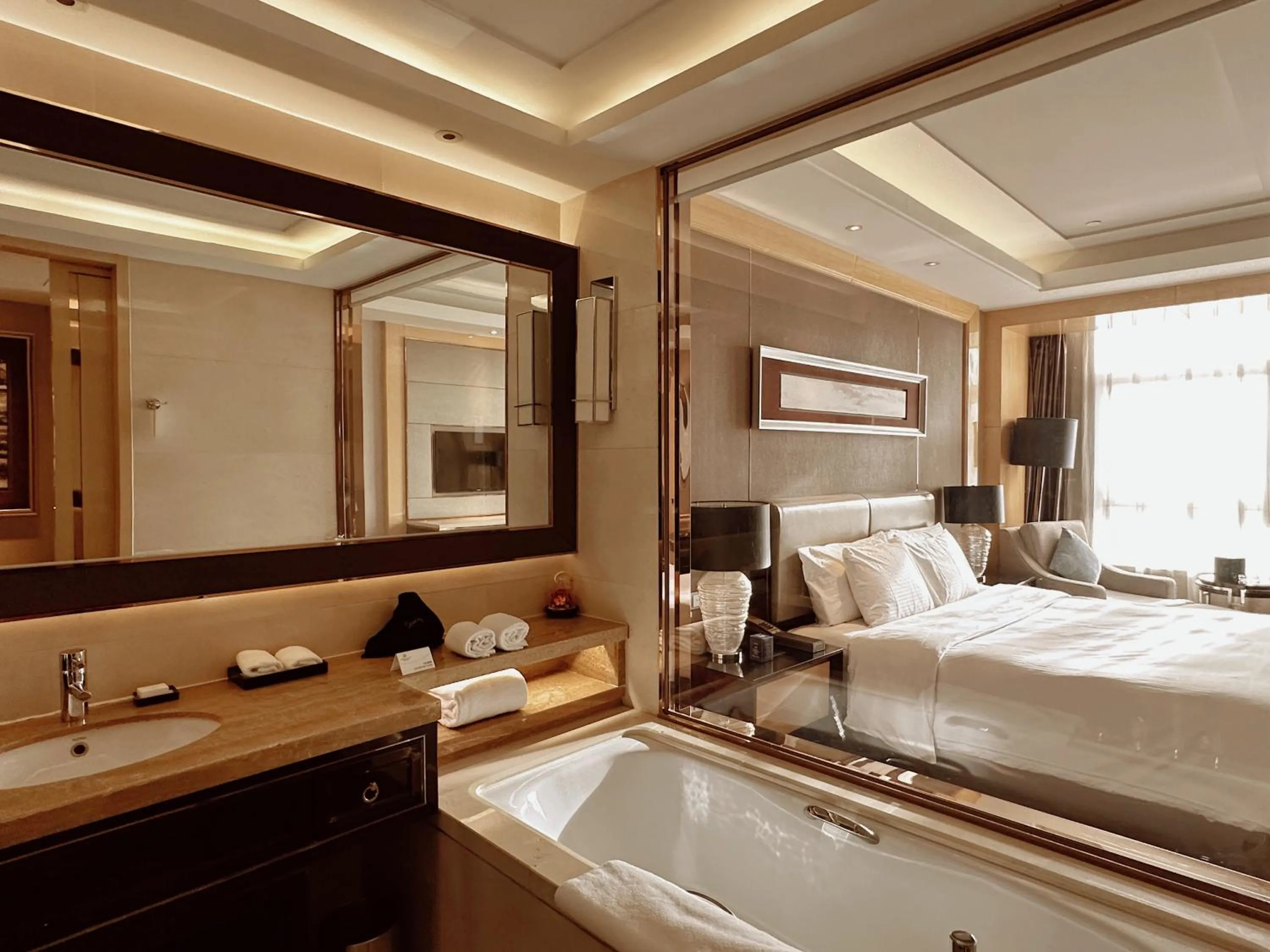 Toilet, Bed in Wanda Realm Dandong