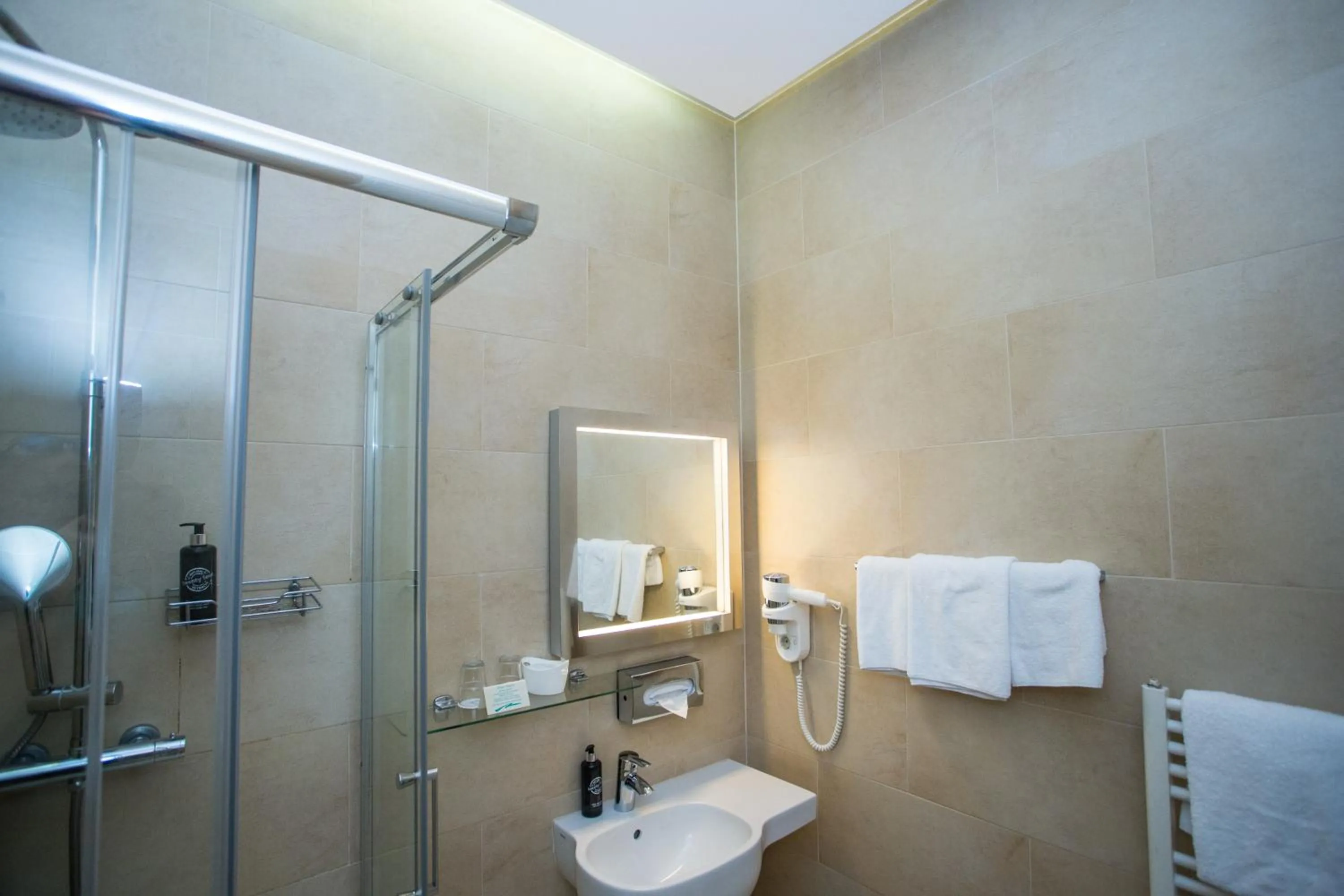 Bathroom in Pension Opera Suites I Self Check In