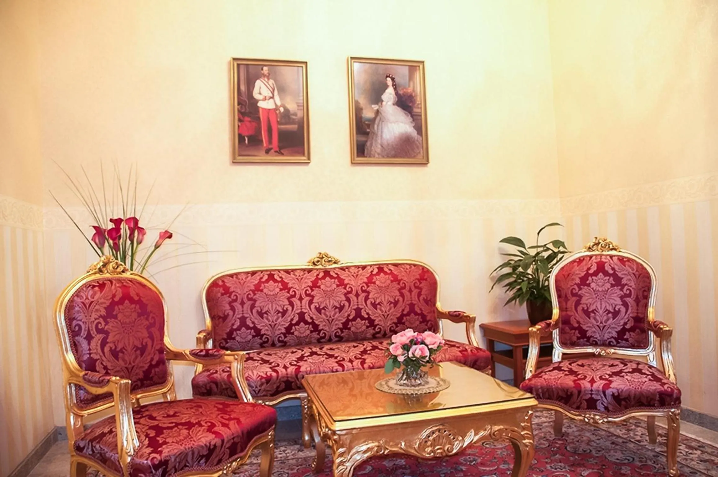 Living room in Pension Opera Suites I Self Check In