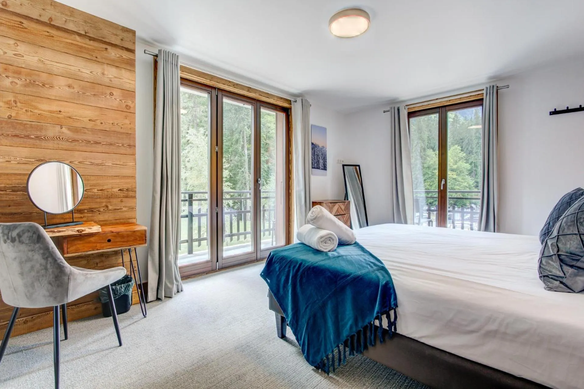 Photo of the whole room, Bed in Hotel Du Lac