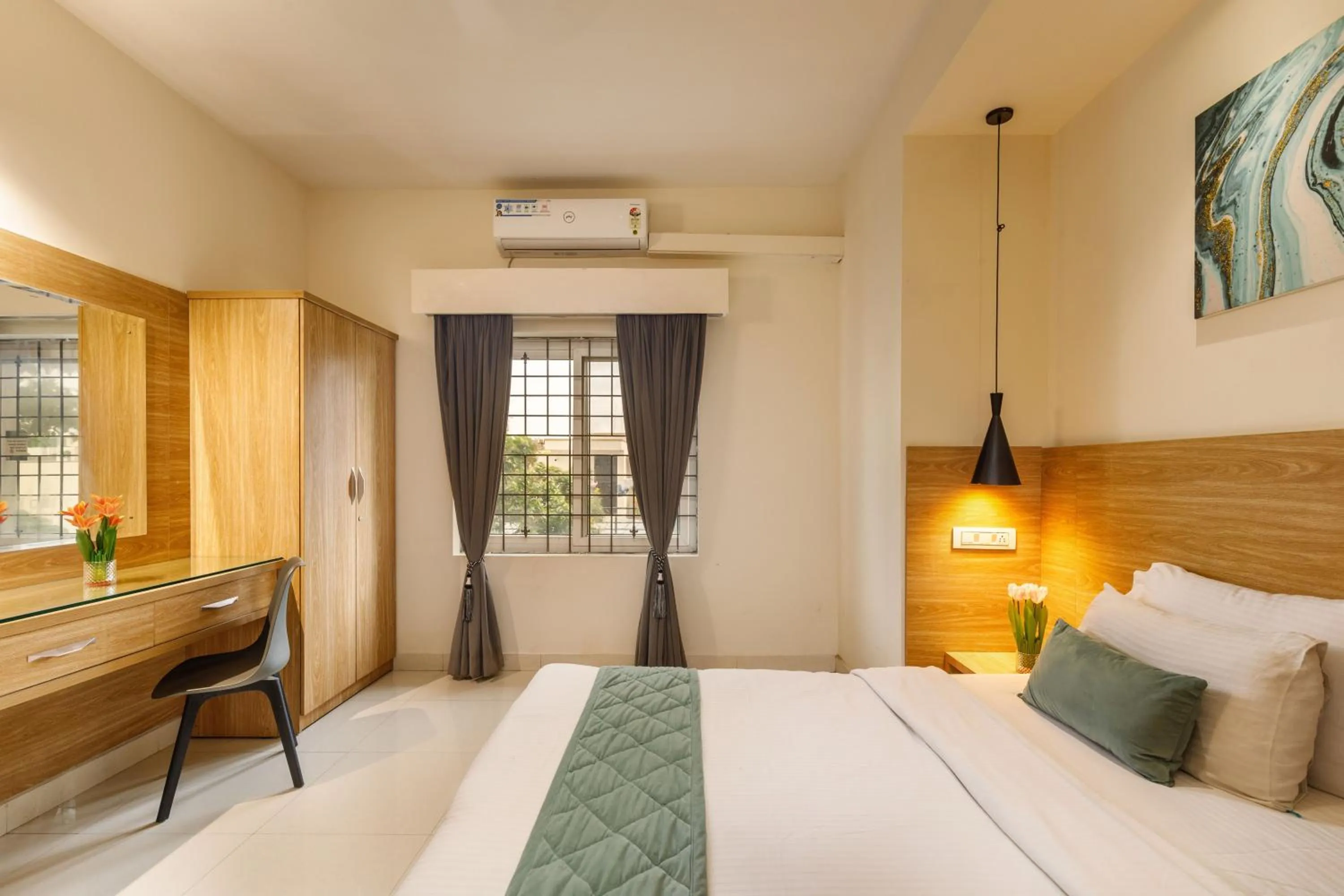Bed in Eiffel Suites - Kammanahalli