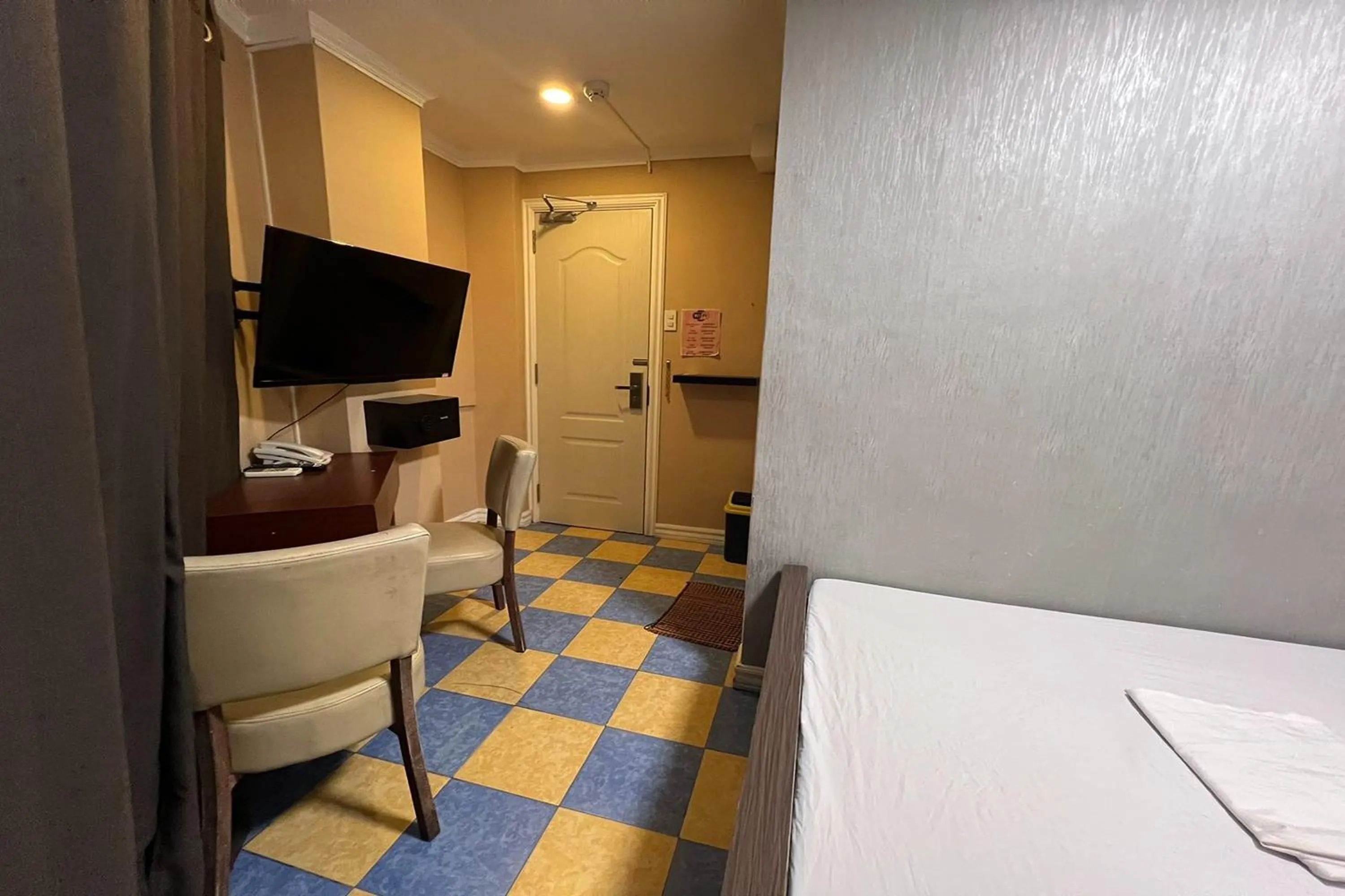 TV and multimedia in Remedios Hotel Manila City Center