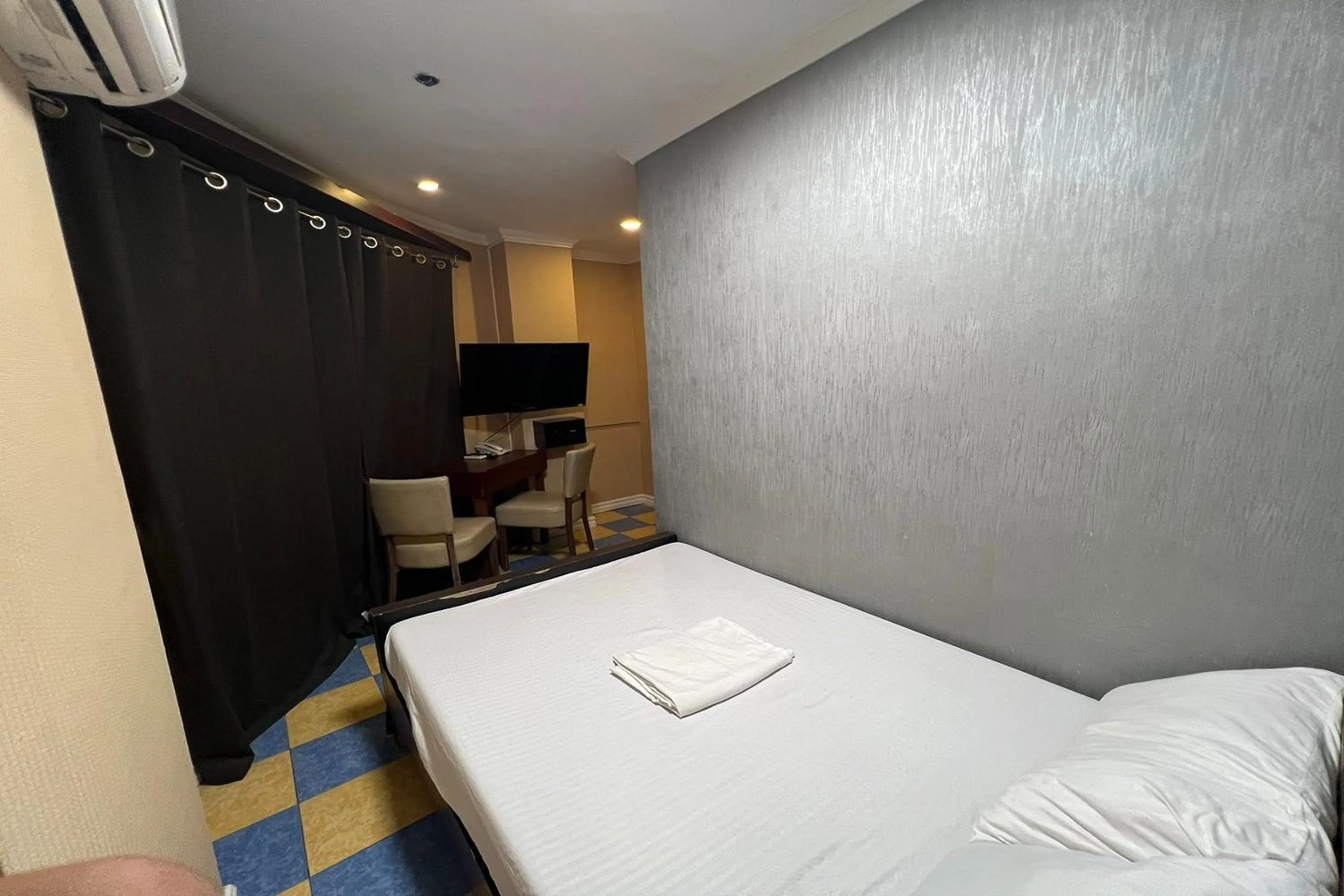 Bedroom in Remedios Hotel Manila City Center