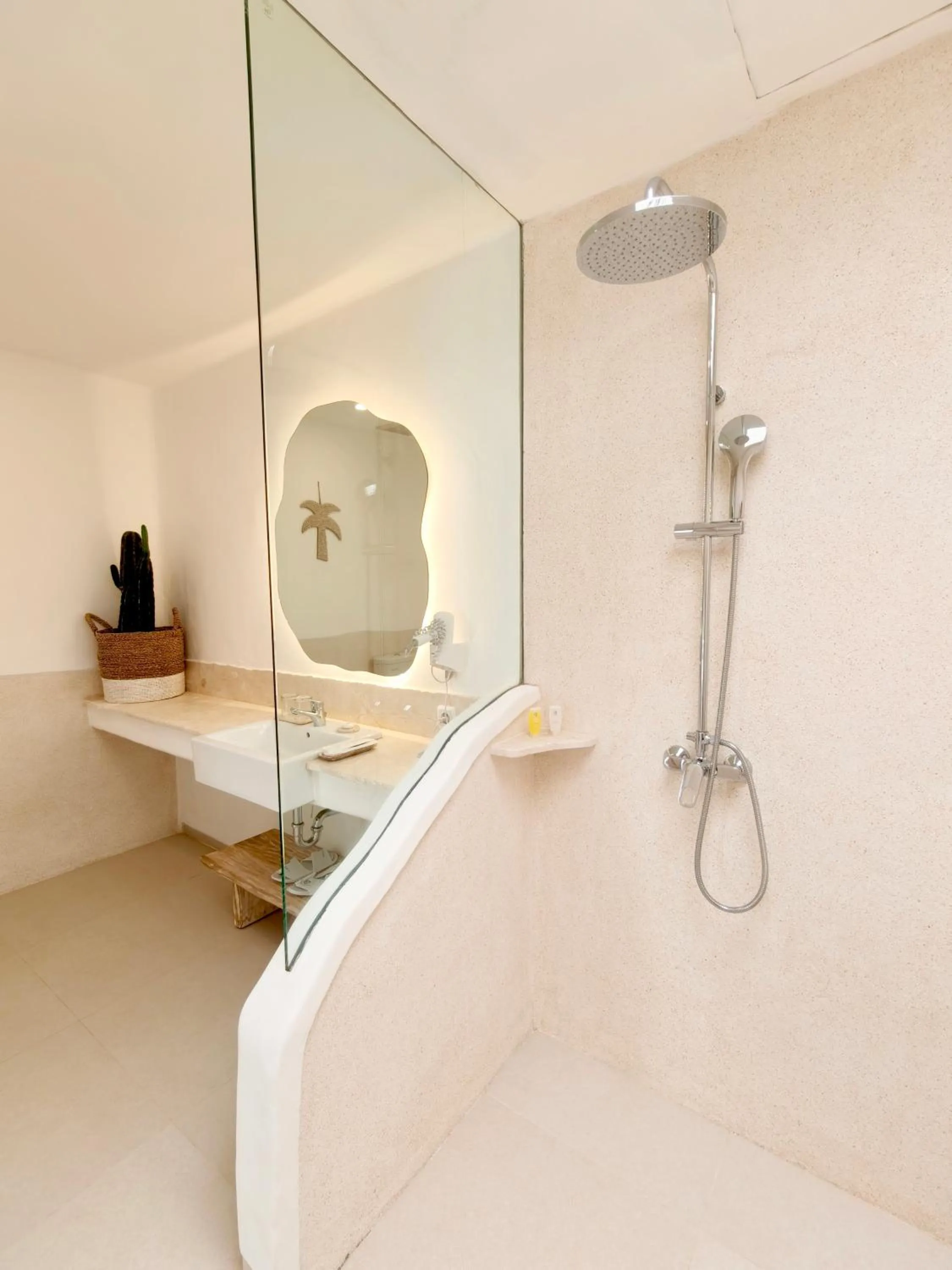 Shower in Khaiyyara Jimbaran Bali