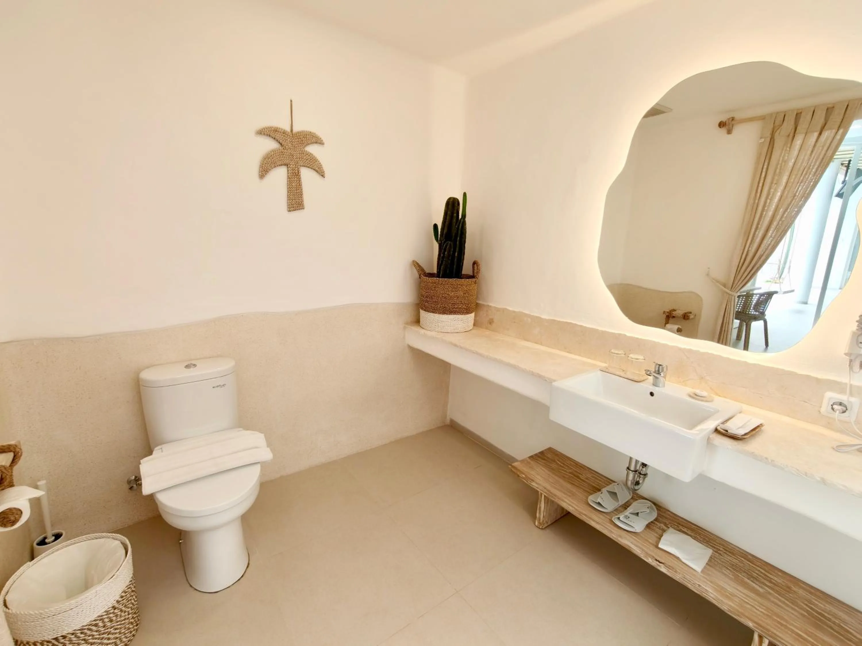 Toilet in Khaiyyara Jimbaran Bali