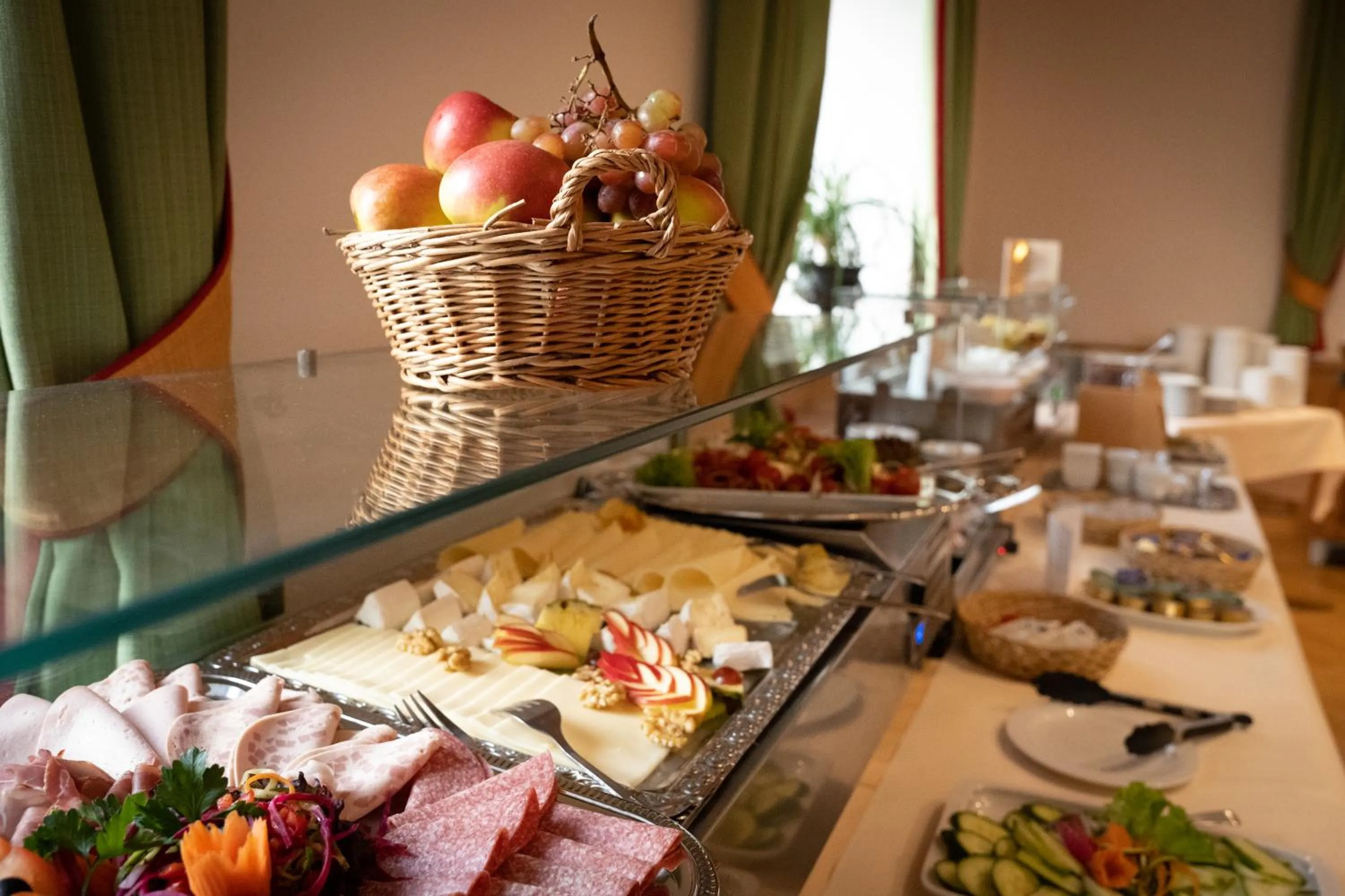 Buffet breakfast in Hotel Gasthof Stift