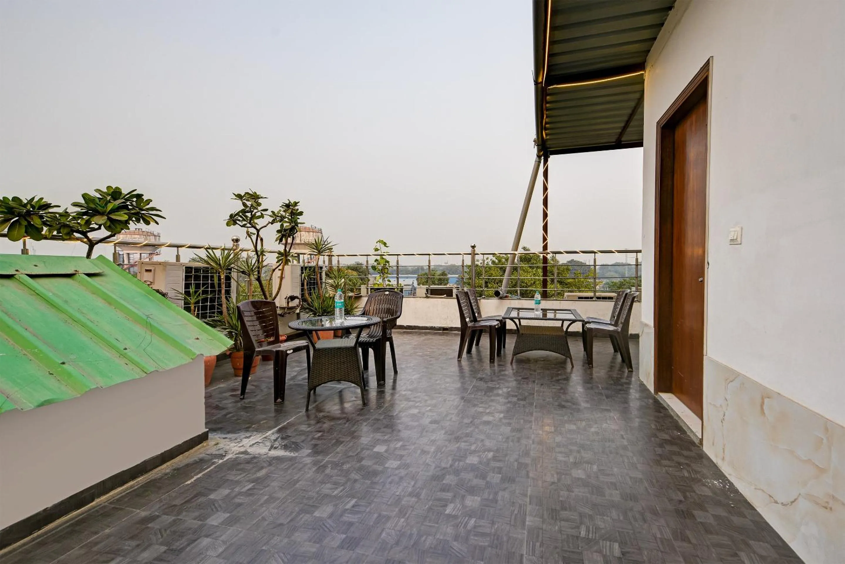 Restaurant/places to eat in Hotel Shri Vinayak in City Centre at New Delhi Railway Station-By RCG Hotels