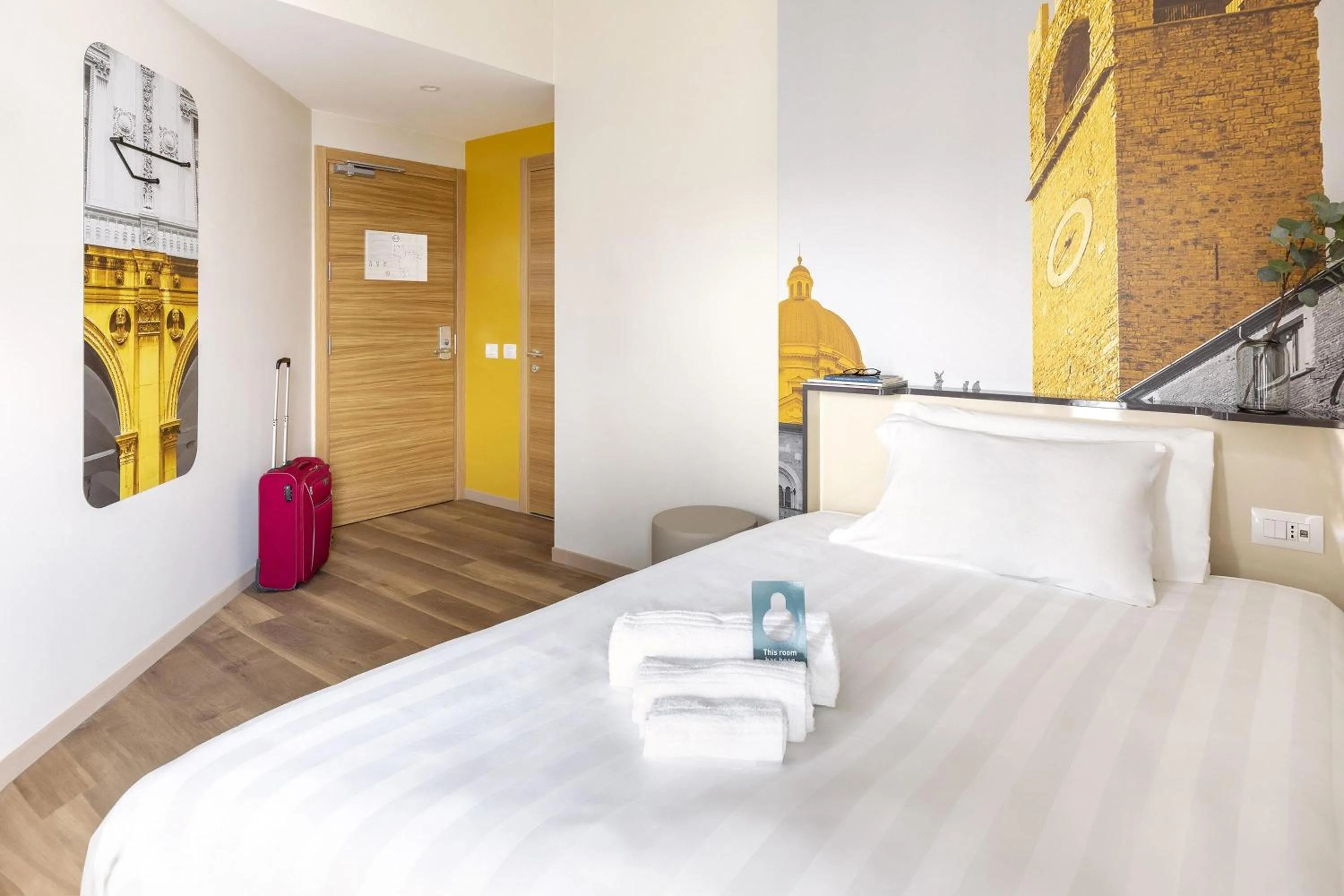 Photo of the whole room, Bed in B&B Hotel Brescia